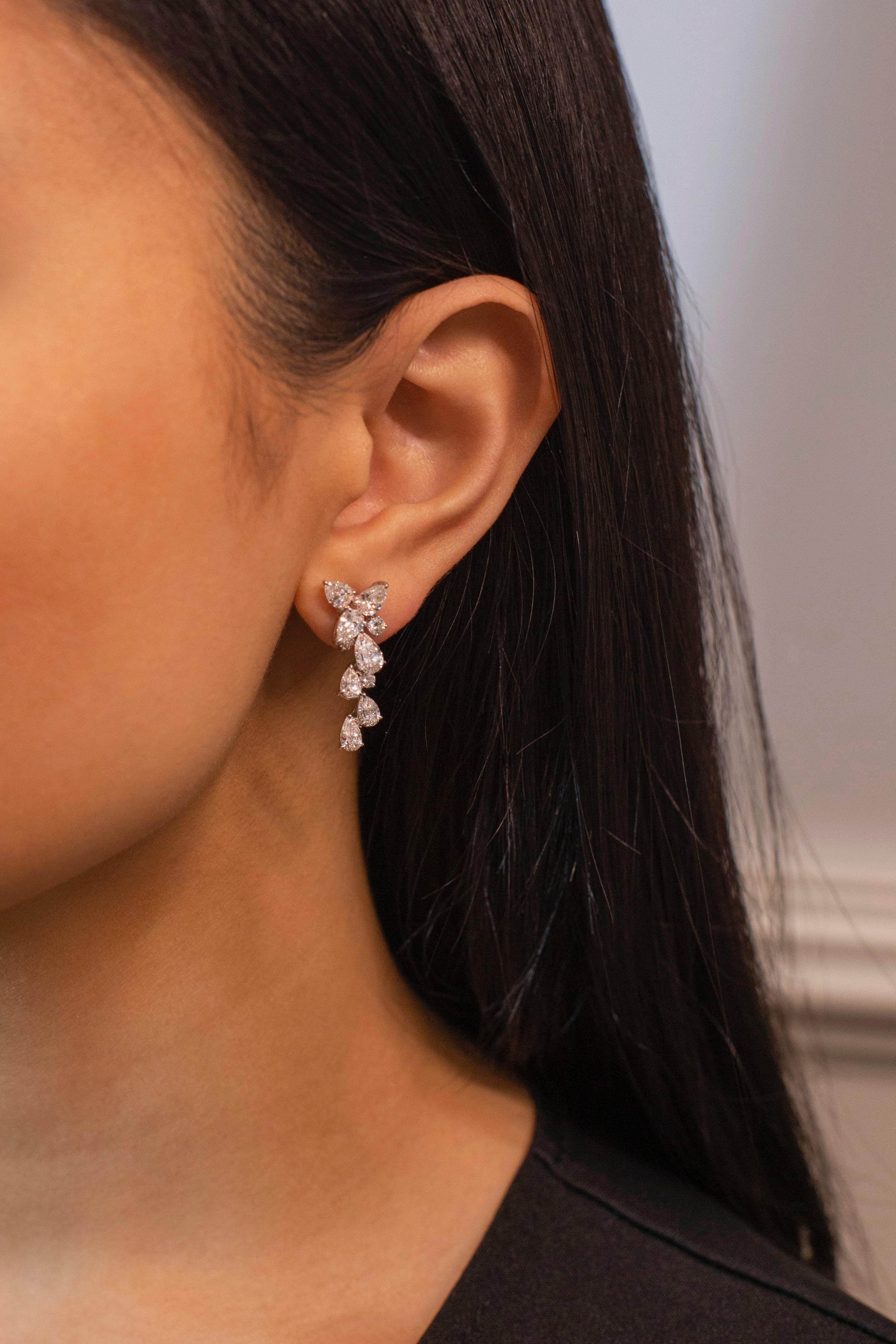 Women's Roman Malakov, 4.63 Carat Pear Shape Diamond Drop Earrings
