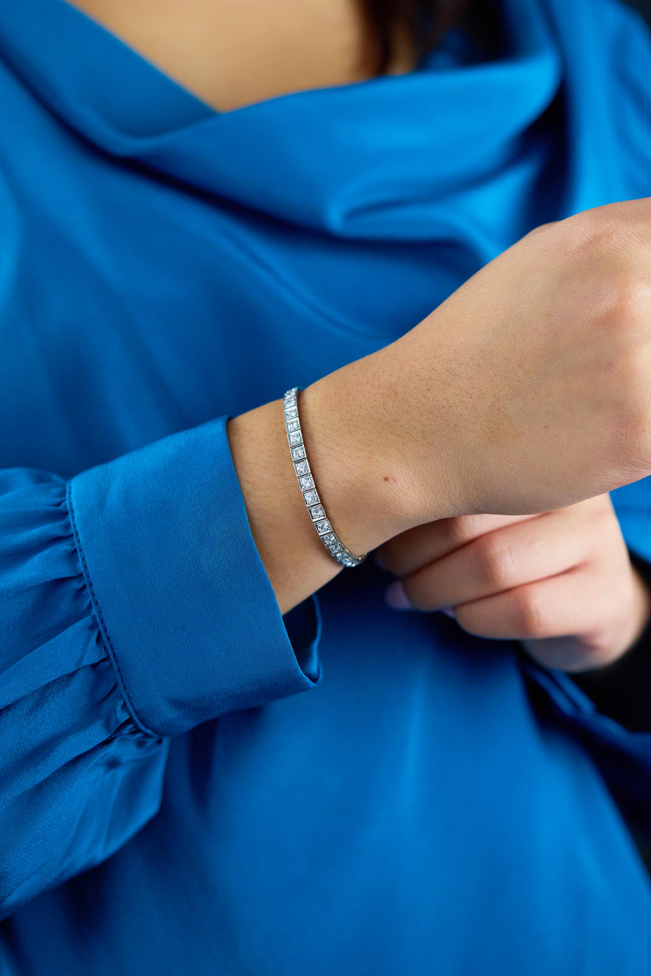 Antikes Tennisarmband aus Platin mit 4,85 Karat Diamanten im alteuropäischen Schliff (Rundschliff) im Angebot