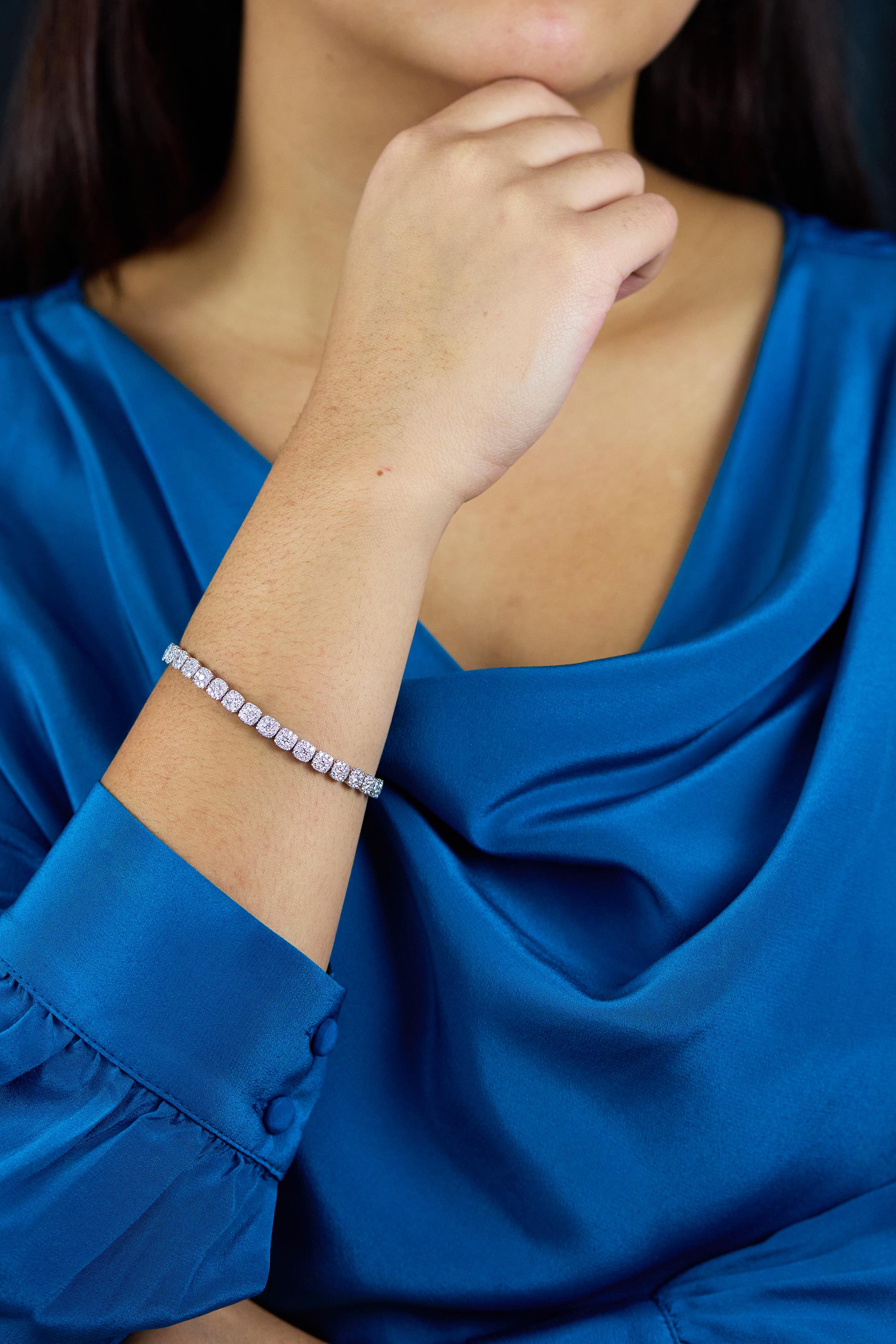 Contemporain Roman Malakov Bracelet tennis avec diamants taille ronde de 5,13 carats au total, sertis d'illusion en vente