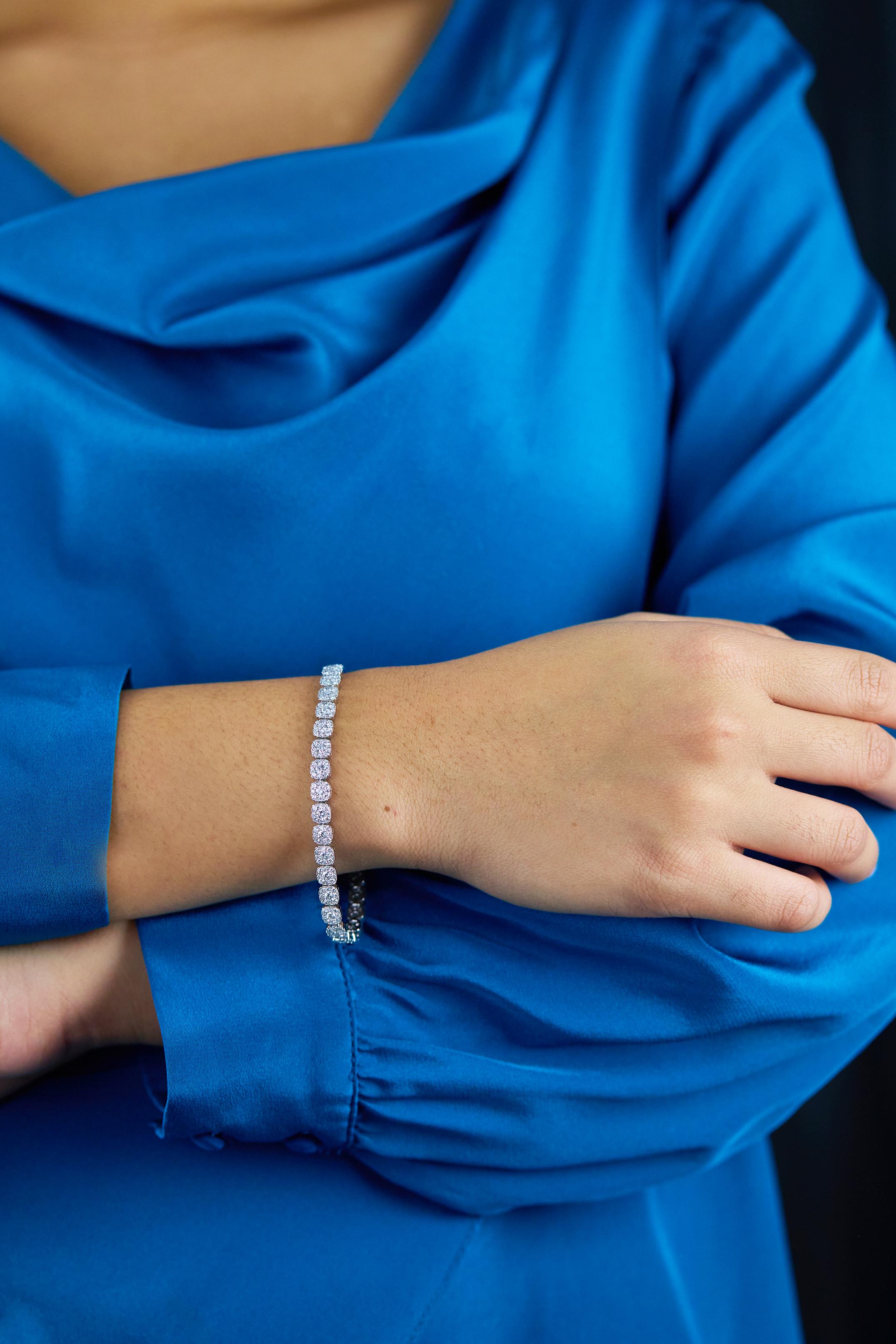 Roman Malakov Bracelet tennis avec diamants taille ronde de 5,13 carats au total, sertis d'illusion Neuf - En vente à New York, NY
