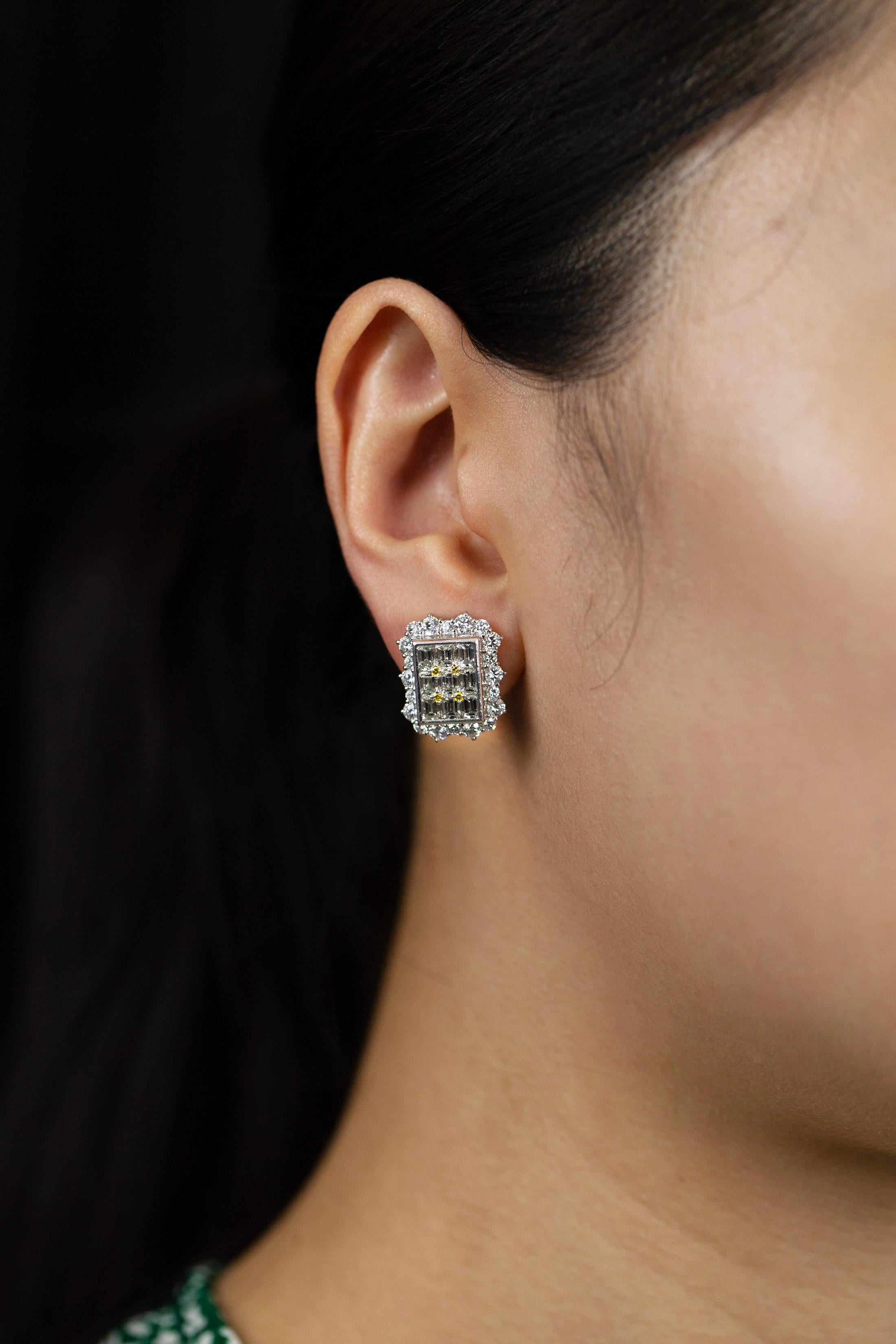 Taille mixte Roman Malakov, clips d'oreilles à grappes avec diamants de taille mixte de 5,20 carats au total en vente