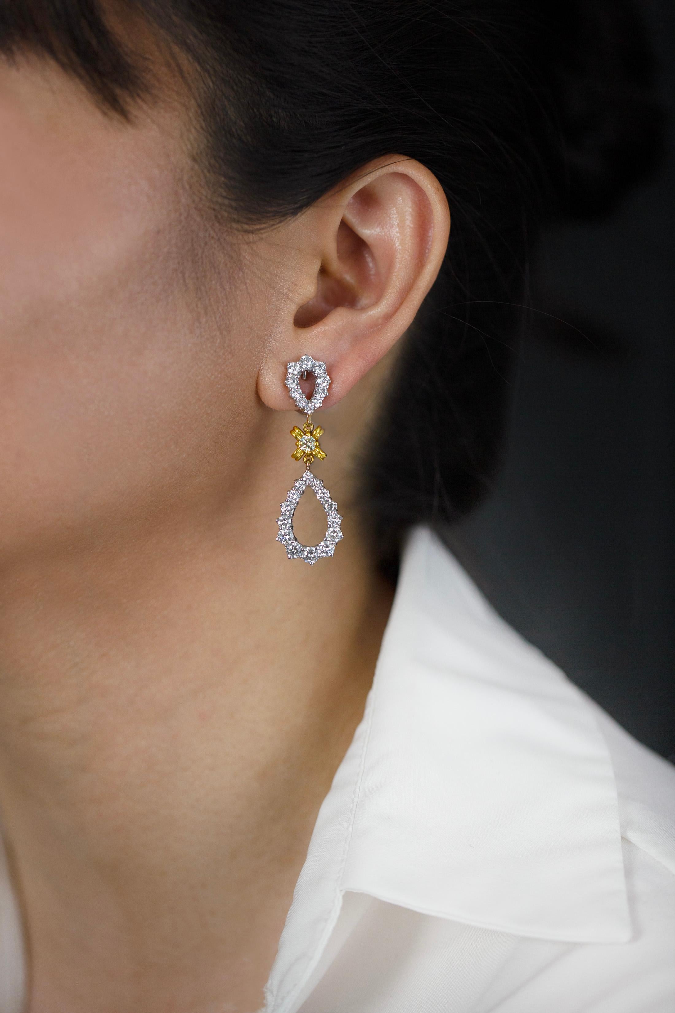 5,23 Karat runde Fancy Gelbe und weiße Diamant-Ohrringe mit durchbrochenem Diamanten (Moderne) im Angebot