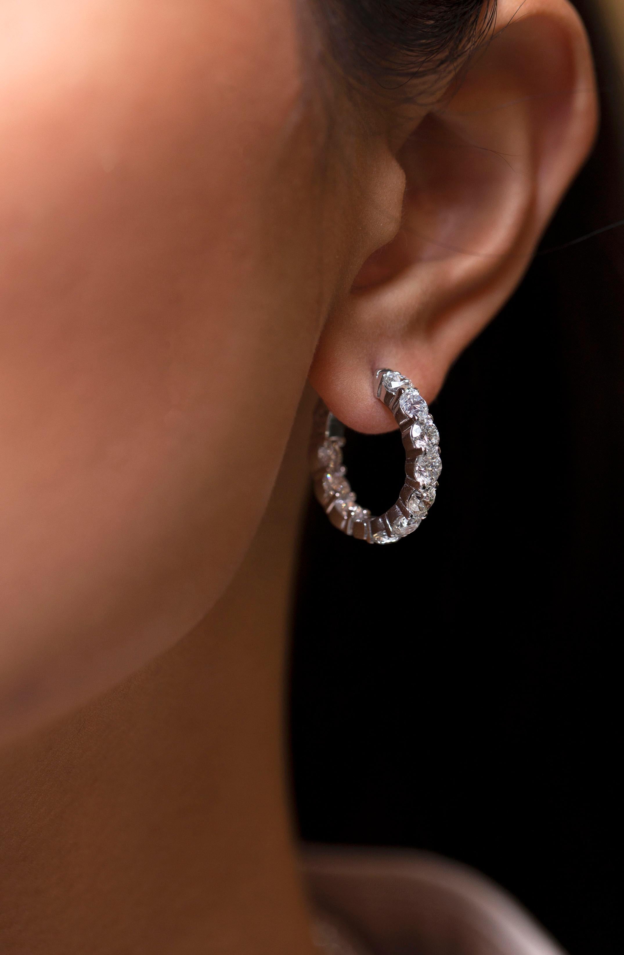 Roman Malakov 5.35 Carats Total Brilliant Round Shape Diamond Hoop Earrings In New Condition In New York, NY