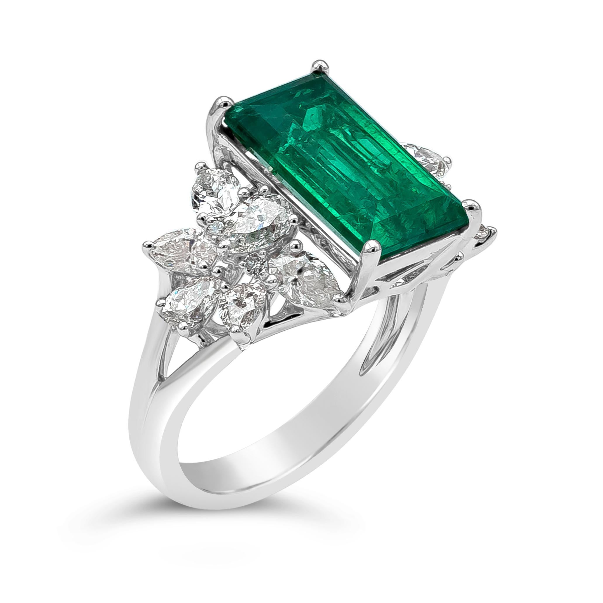 Roman Malakov 5.40 Carat Colombian Green Emerald Fashion Ring For Sale 3