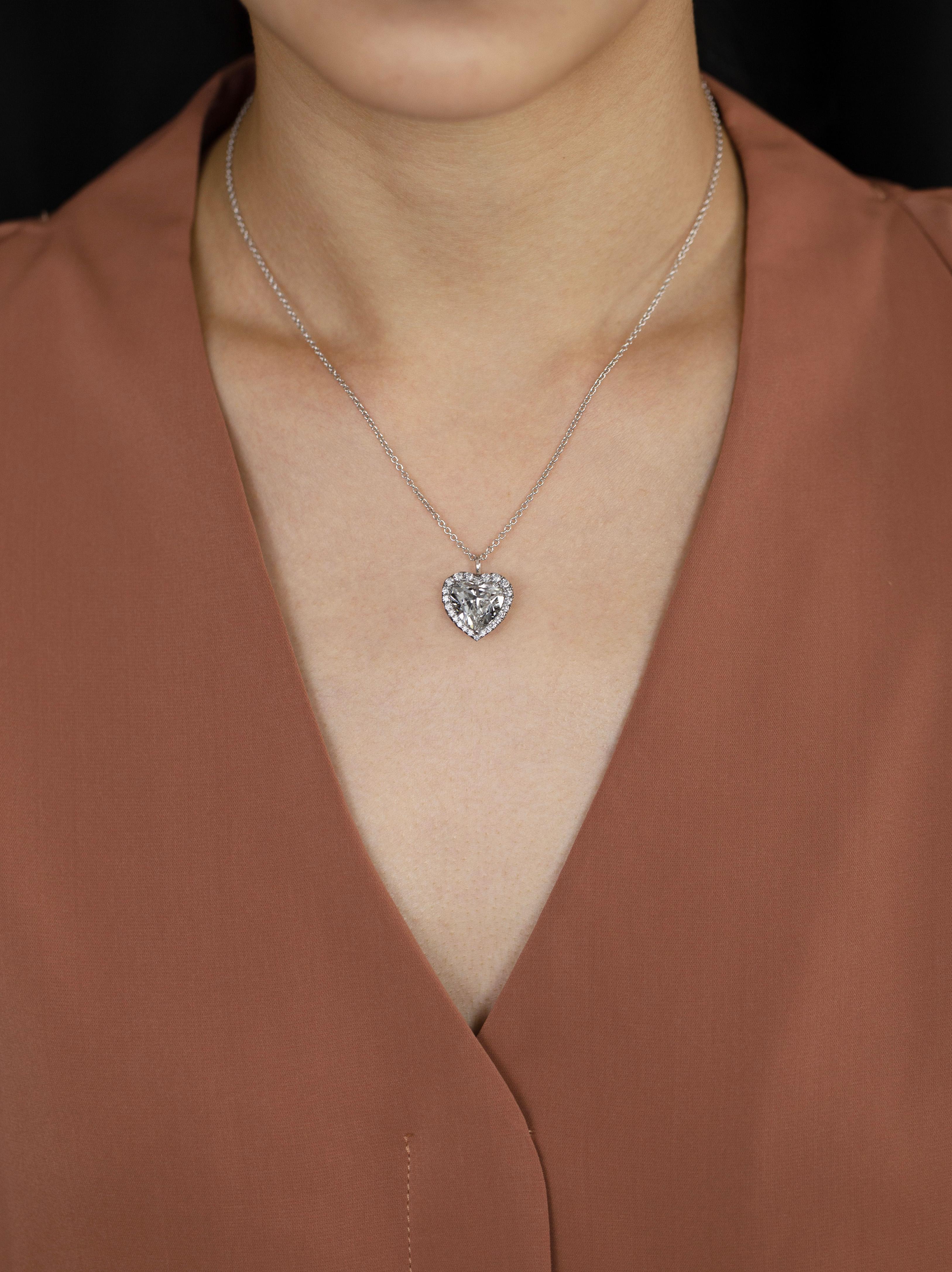 Contemporary Roman Malakov 5.46 Carat Total Heart Shape Diamond Halo Pendant Necklace For Sale