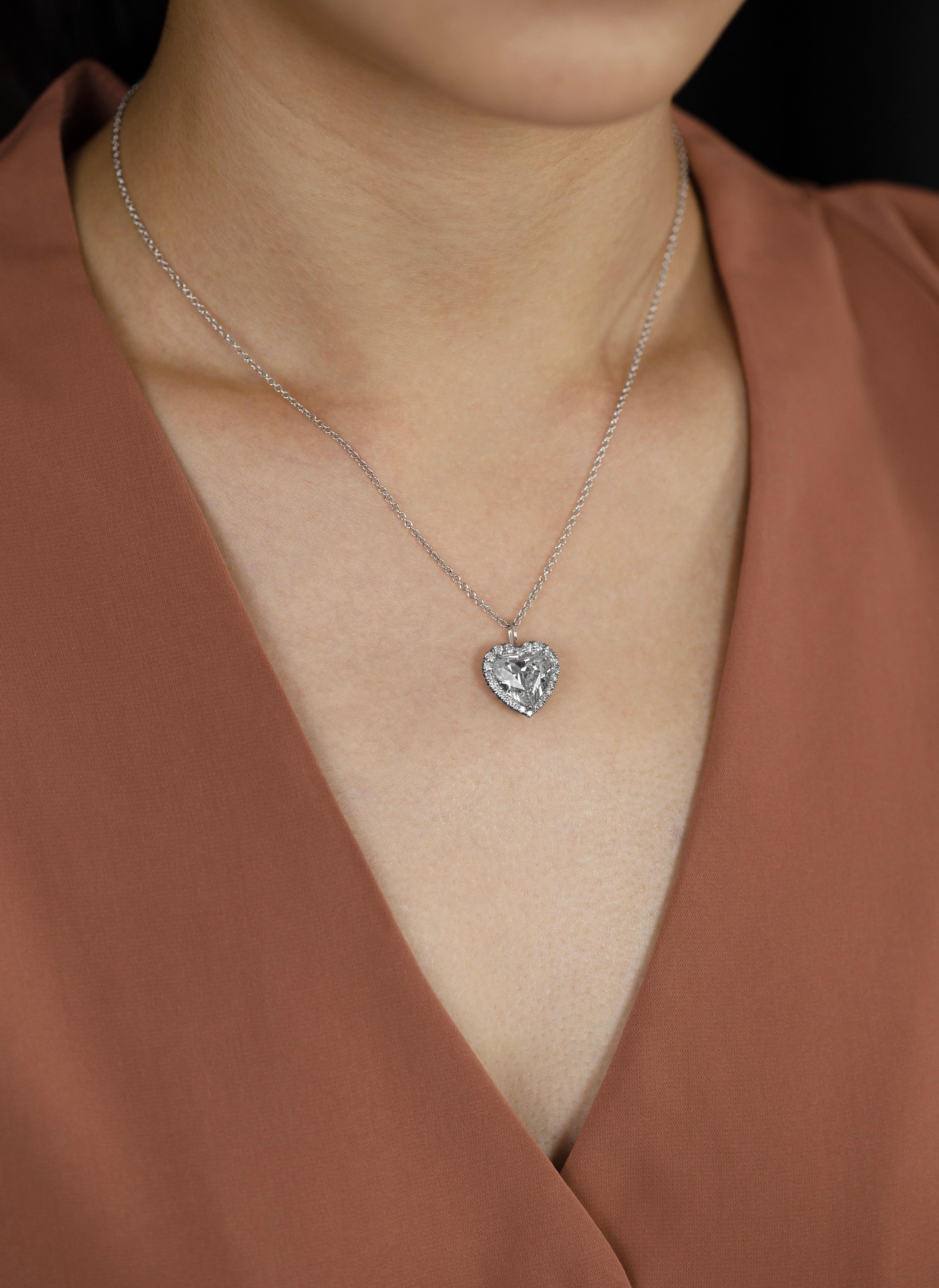 Roman Malakov Collier à pendentif avec halo de diamants en forme de cœur de 5,46 carats au total Neuf - En vente à New York, NY