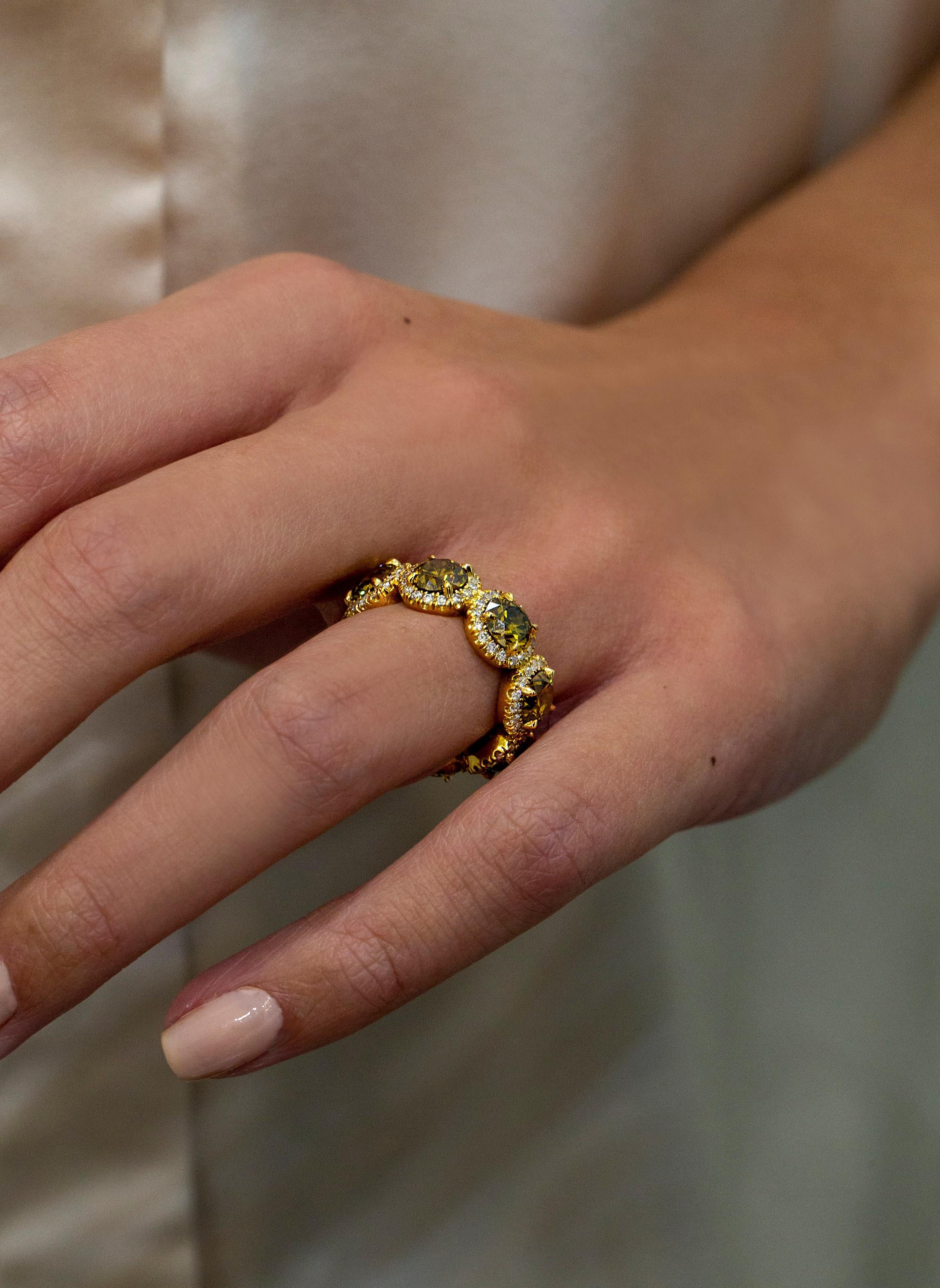 Roman Malakov, bague d'éternité halo de diamants de couleur naturelle de 6,55 carats Neuf - En vente à New York, NY