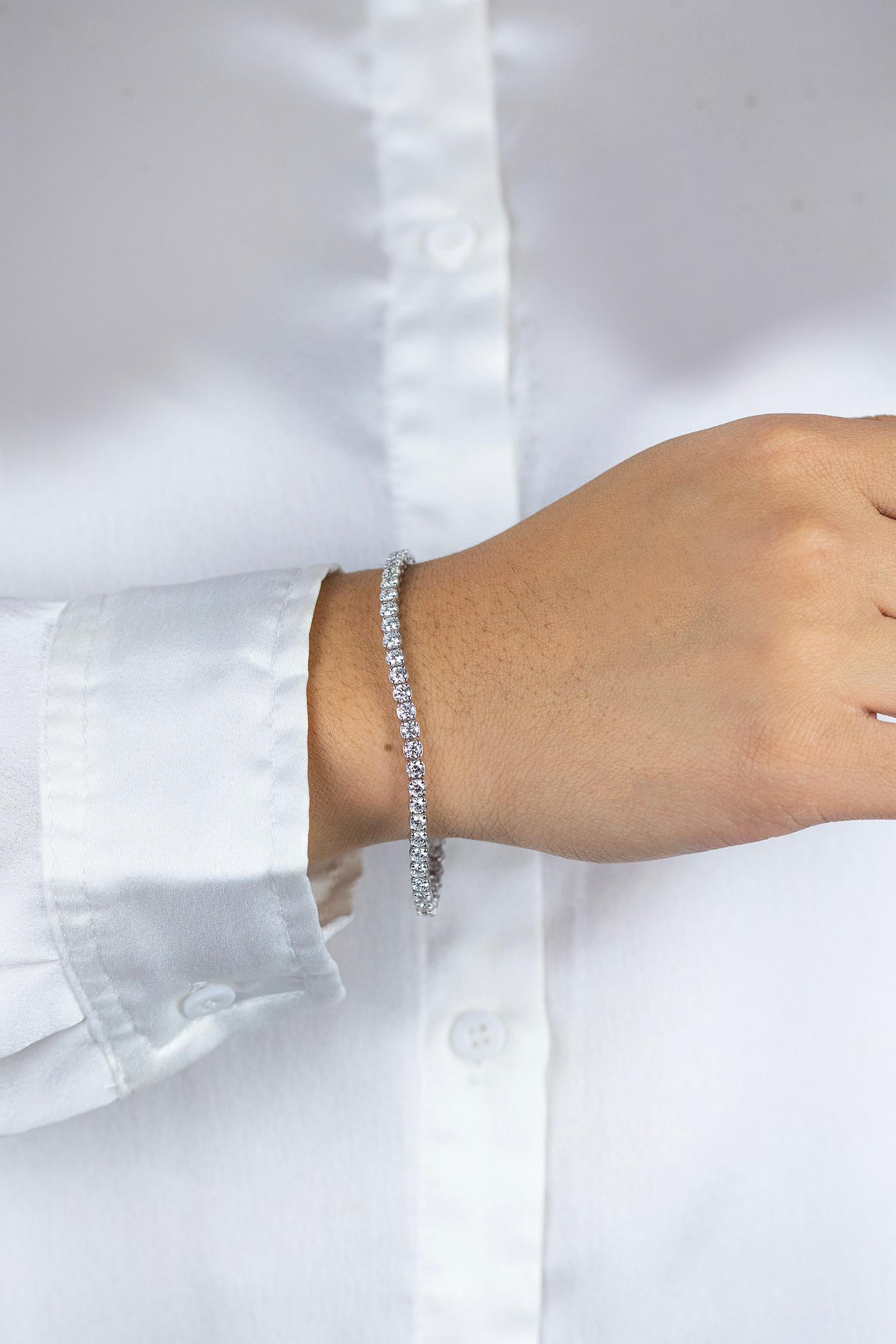 Roman Malakov 5.80 Carats Total Round Brilliant Cut Diamond Tennis Bracelet In New Condition In New York, NY