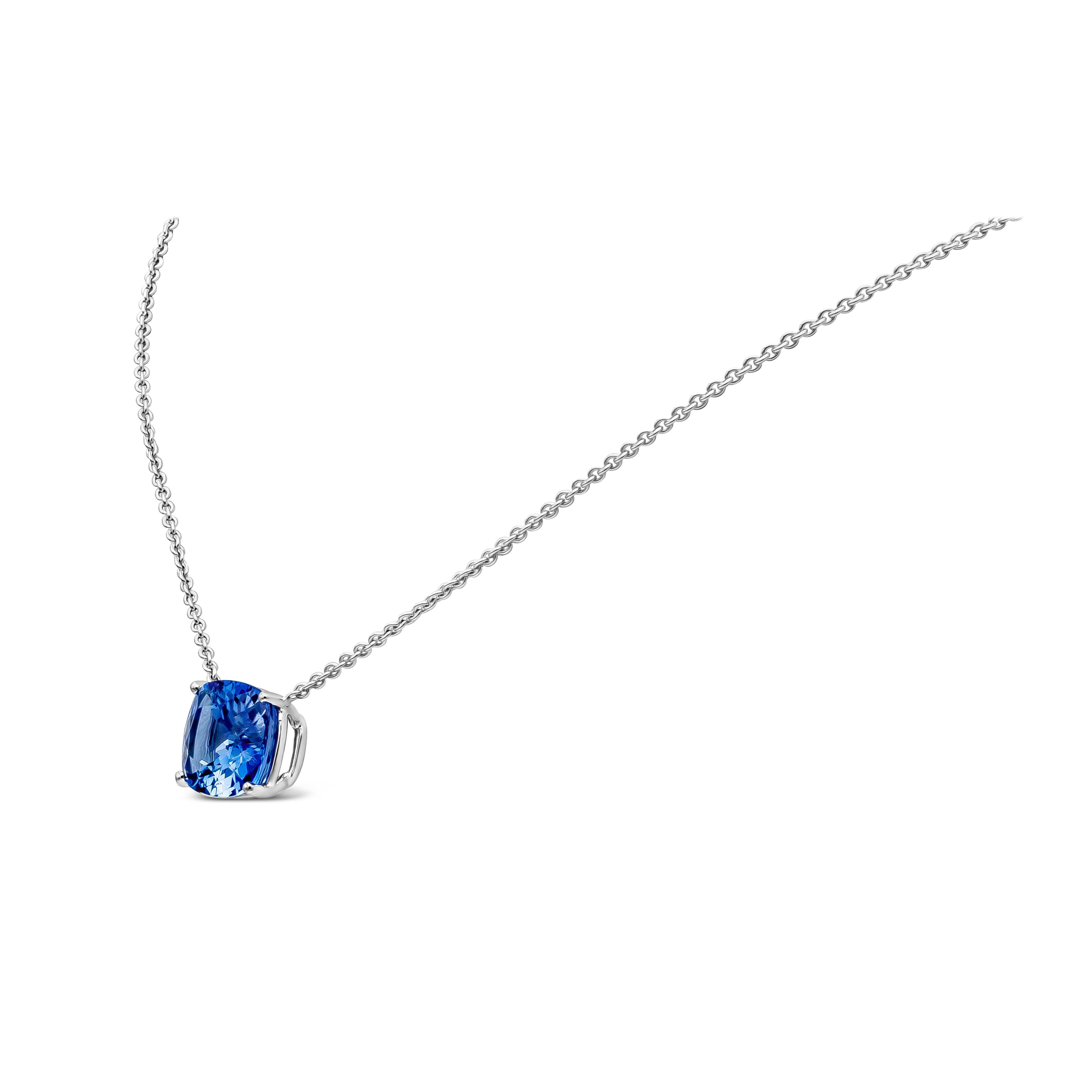 Contemporain Roman Malakov, collier pendentif solitaire en aigue-marine taille coussin de 5,82 carats en vente