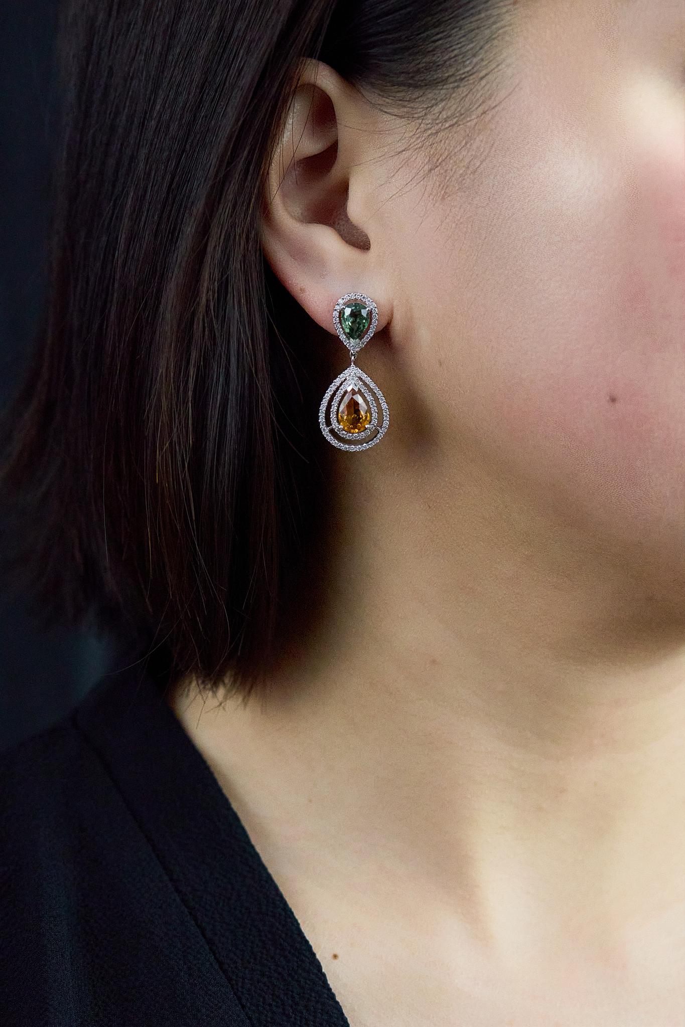 Roman Malakov Boucles d'oreilles en pierres précieuses avec saphirs et diamants en forme de poire de 6,15 carats Neuf - En vente à New York, NY