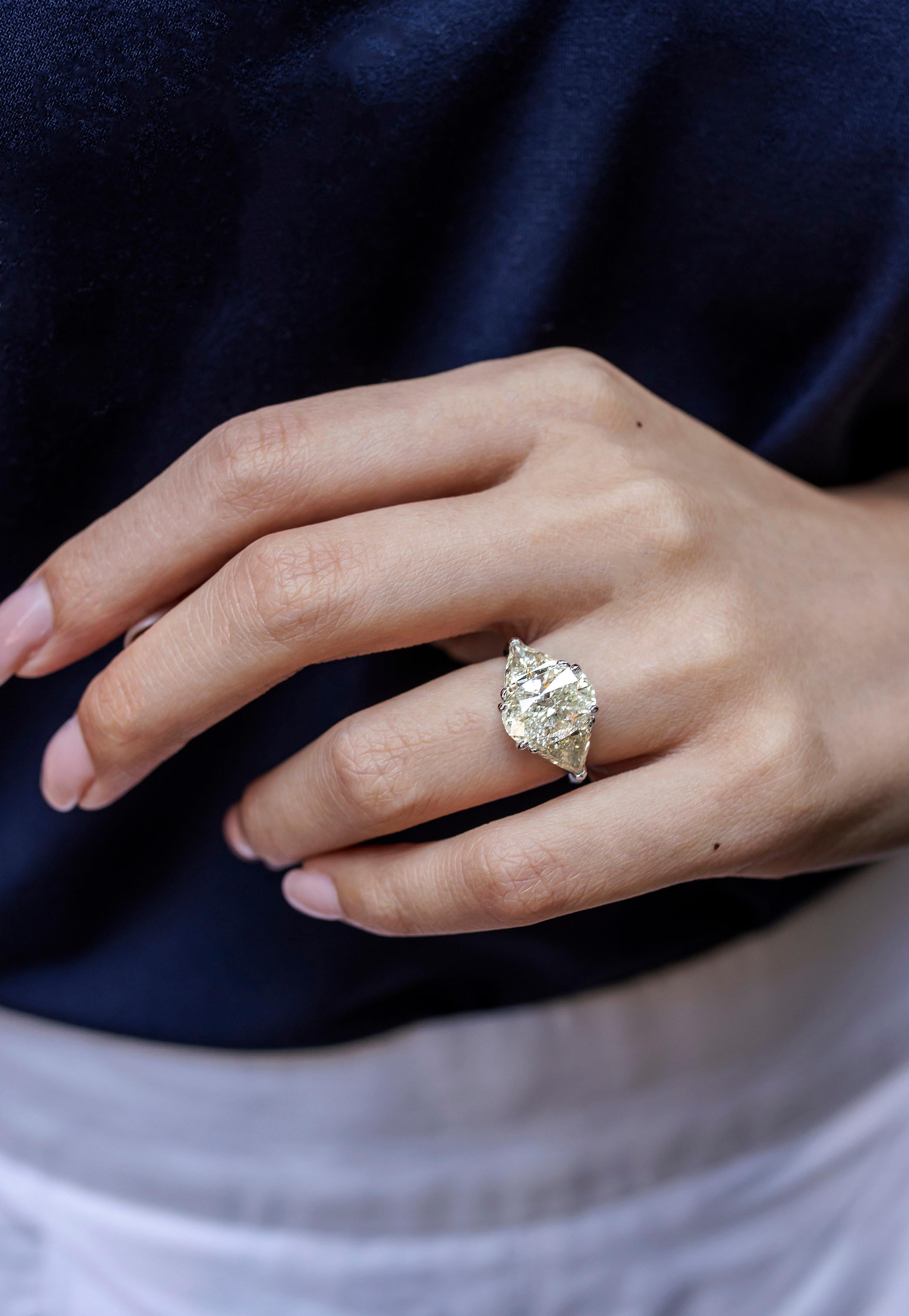 Contemporary Roman Malakov 4.10 Carat Oval Cut Diamond Three Stone Engagement Ring For Sale