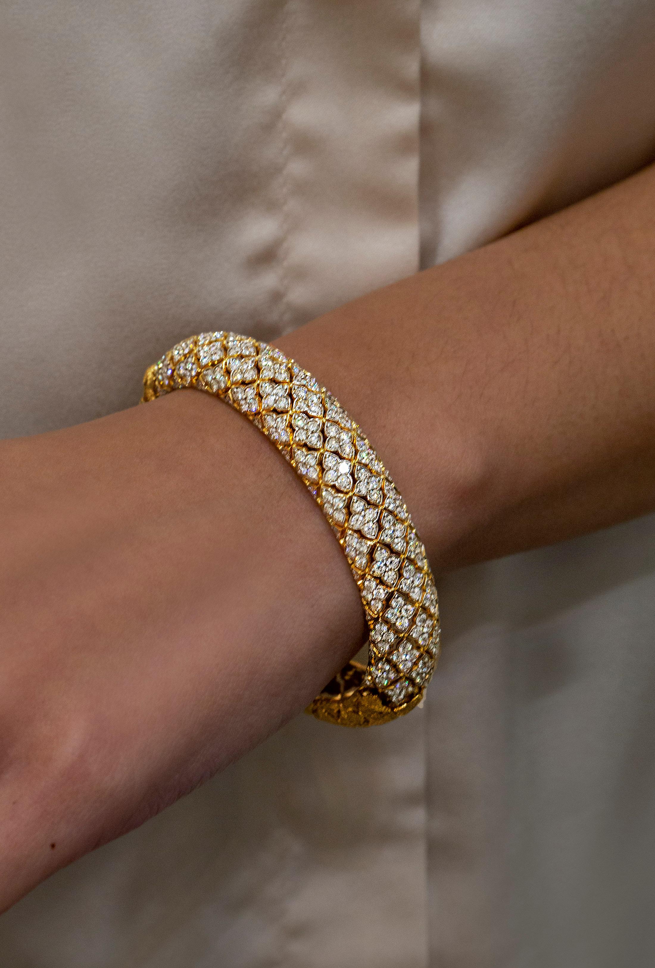 Armreif, 6,64 Karat insgesamt runder Diamant in floralem Design, Modearmband Damen im Angebot