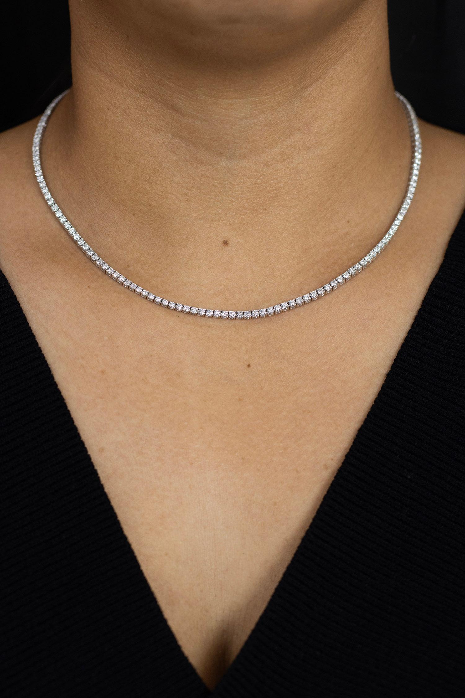 Women's Roman Malakov 6.85 Carats Total Graduating Round Shape Diamond Tennis Necklace For Sale