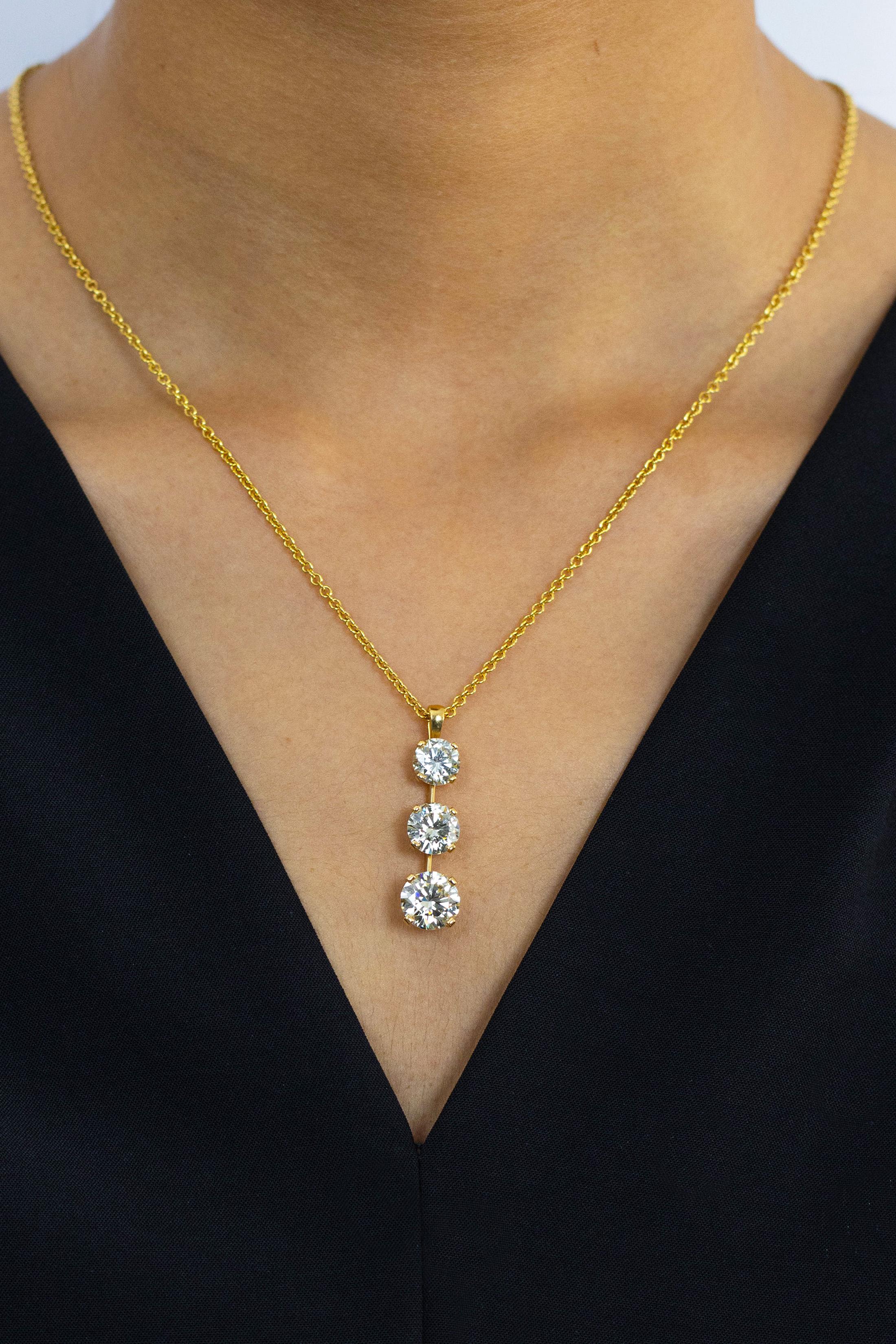 Contemporary Roman Malakov 7.05 Carats Round Cut Diamond Three-Stone Journey Pendant Necklace For Sale