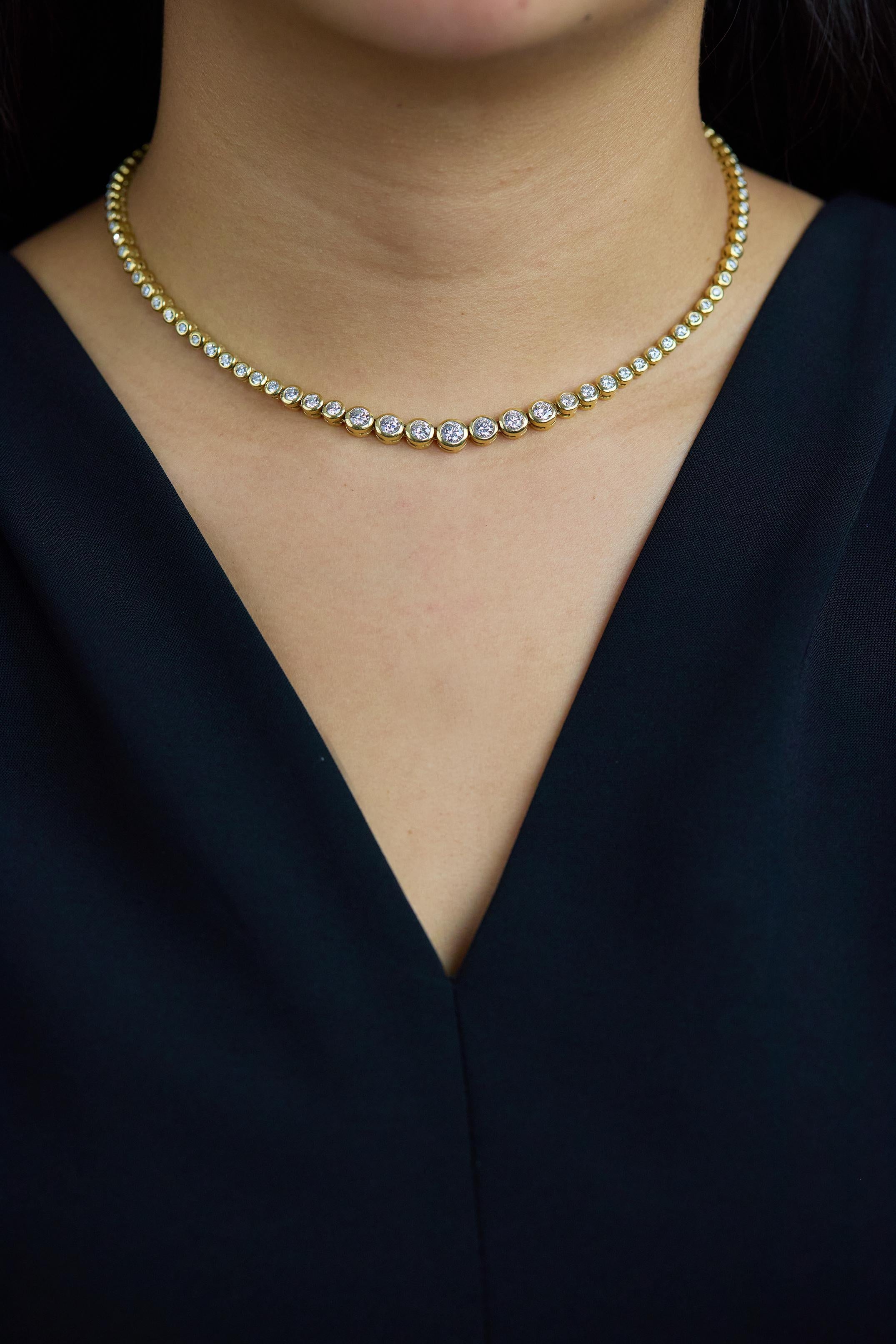 Contemporary Roman Malakov 7.10 Carats Total Round Brilliant Cut Diamond Riviera Necklace For Sale
