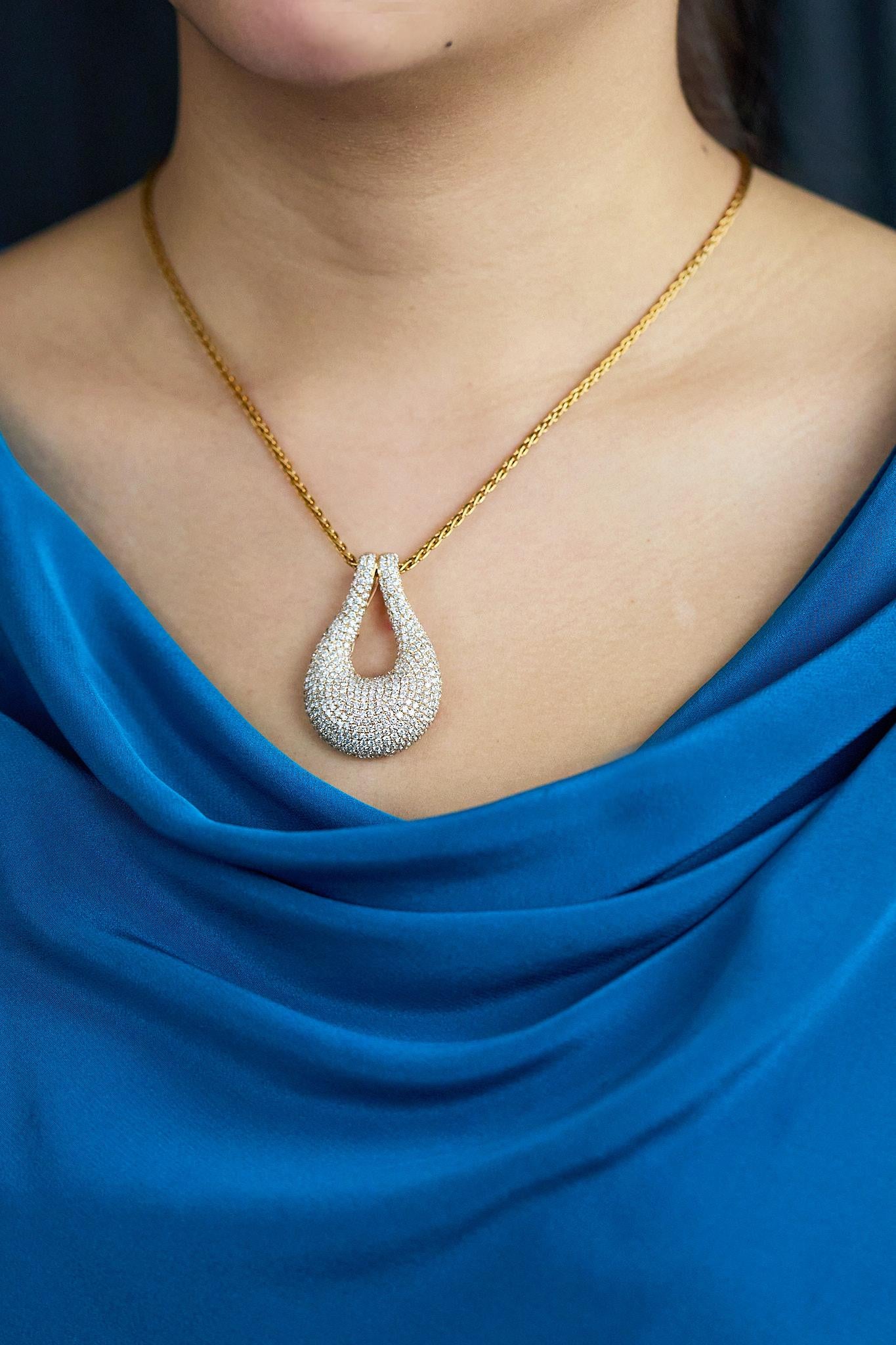 Roman Malakov Diamonds Pendentif en or rose 7,96 carats Total diamant rond taille brillant en vente 1