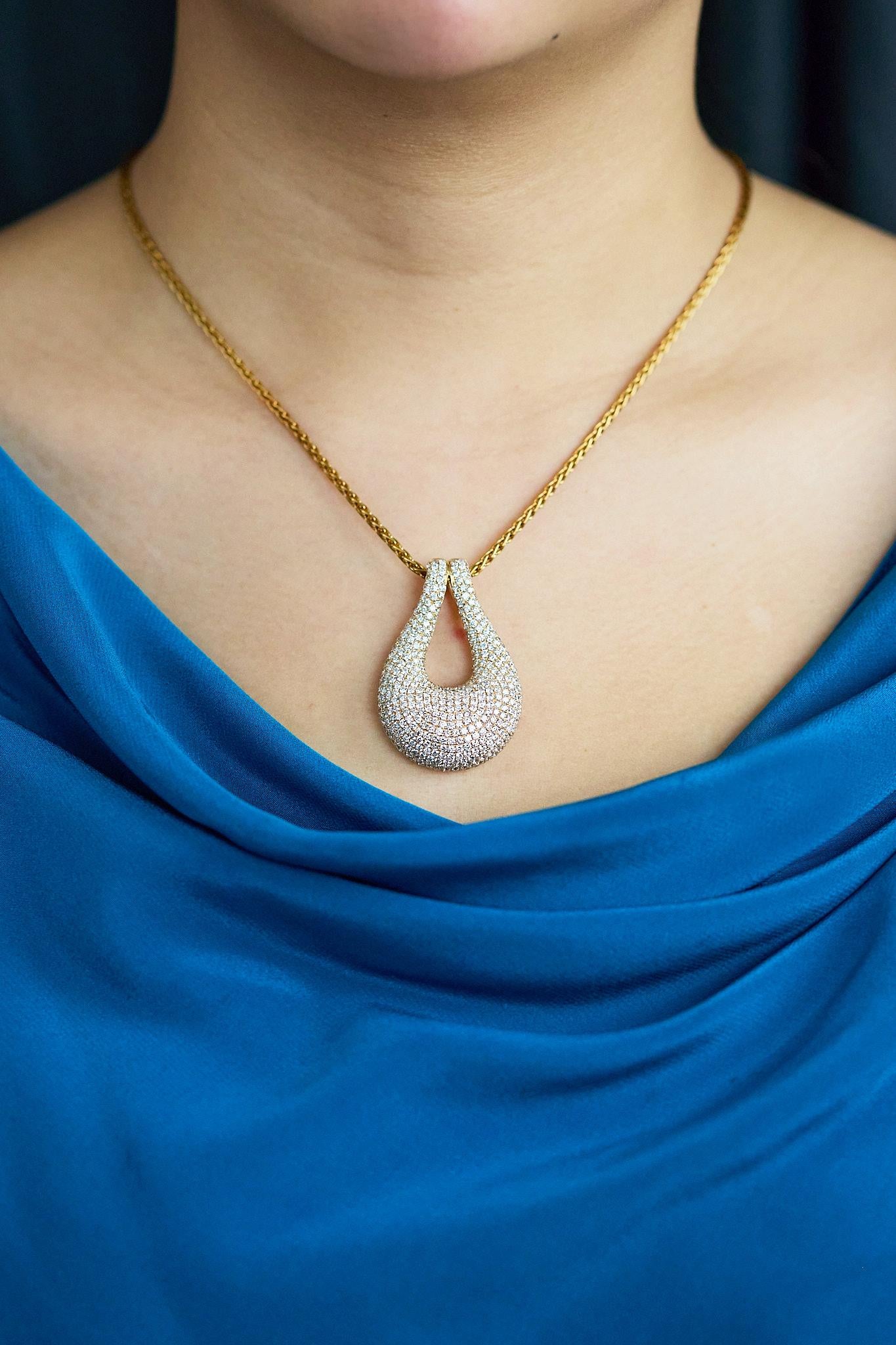 Roman Malakov Diamonds Pendentif en or rose 7,96 carats Total diamant rond taille brillant en vente 2