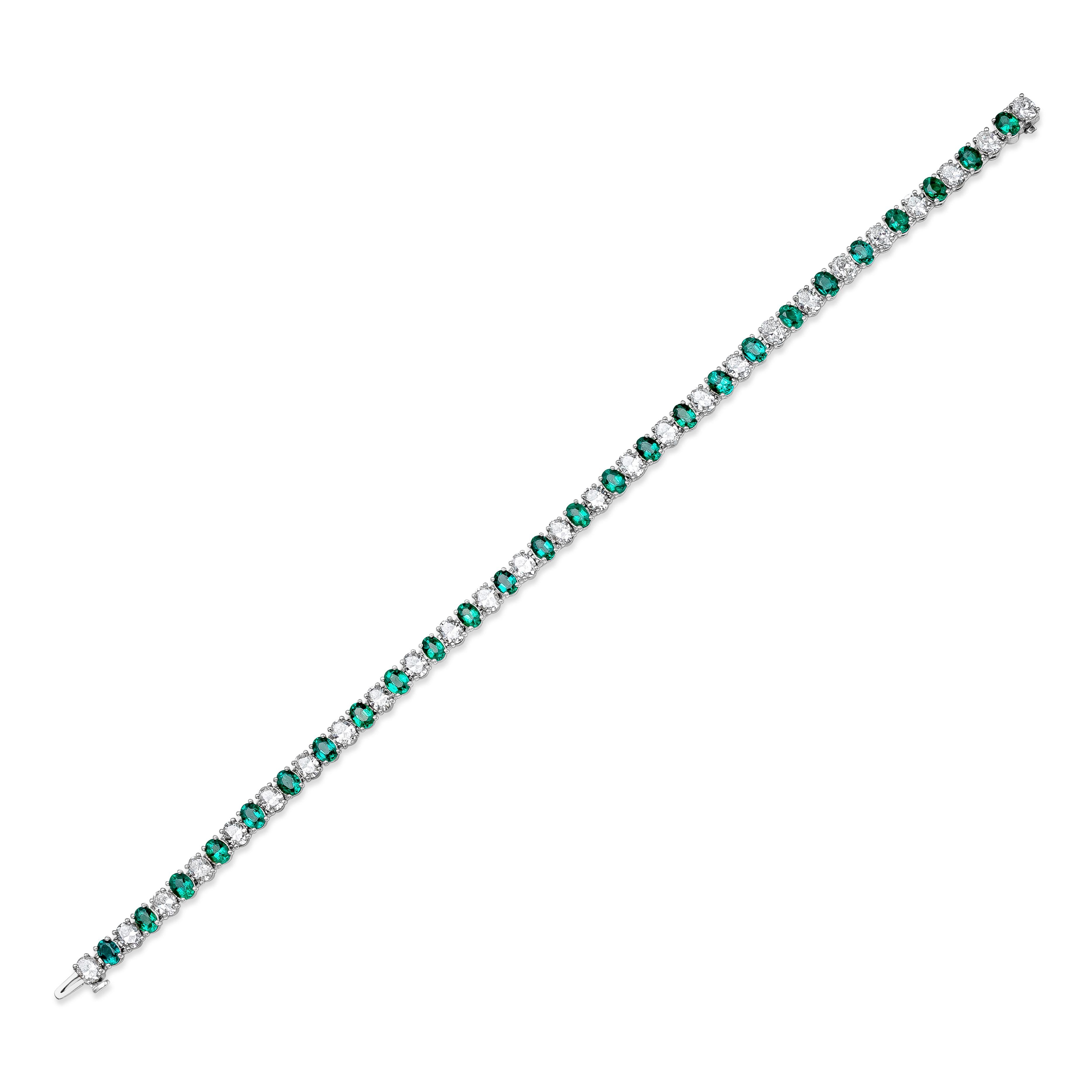 Contemporary Roman Malakov 8.00 Carats Total Alternating Emerald and Diamond Tennis Bracelet