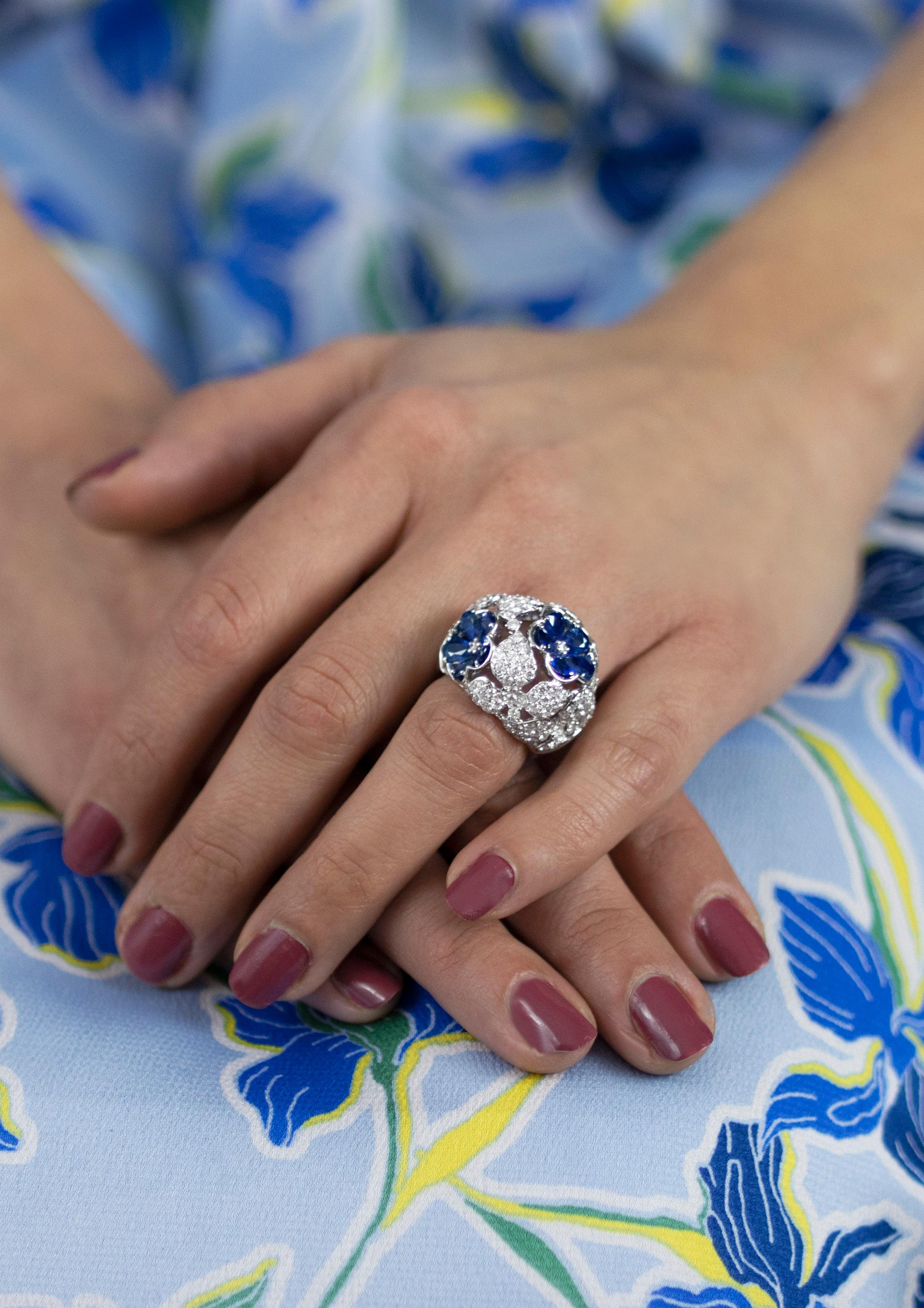 Women's Roman Malakov 8.11 Carats Total Blue Sapphire and Round Diamonds Fashion Ring For Sale