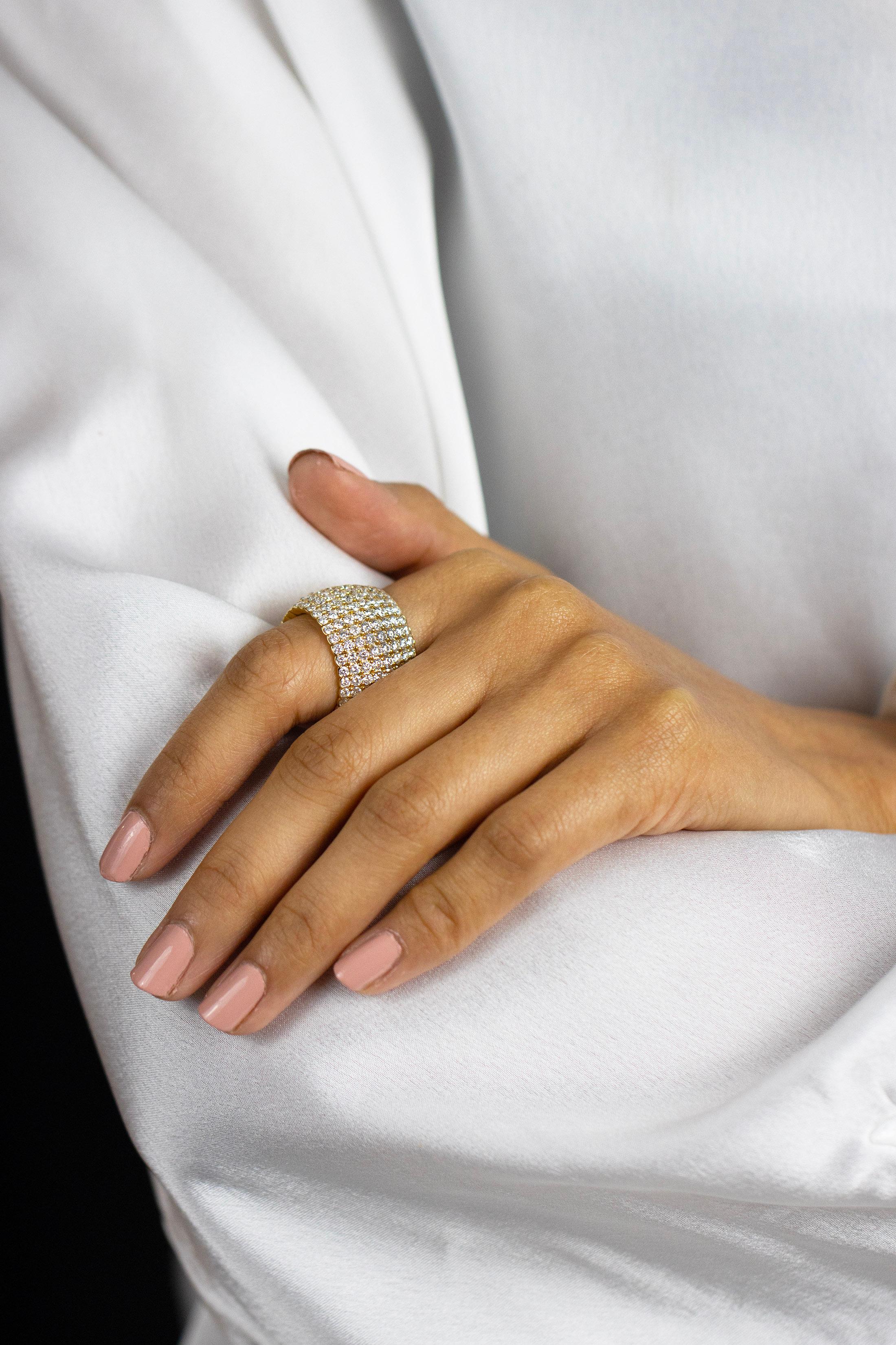 Roman Malakov Flexibler Pavé-Mode-Ring mit 8,11 Karat Diamant im Rundschliff im Zustand „Neu“ im Angebot in New York, NY