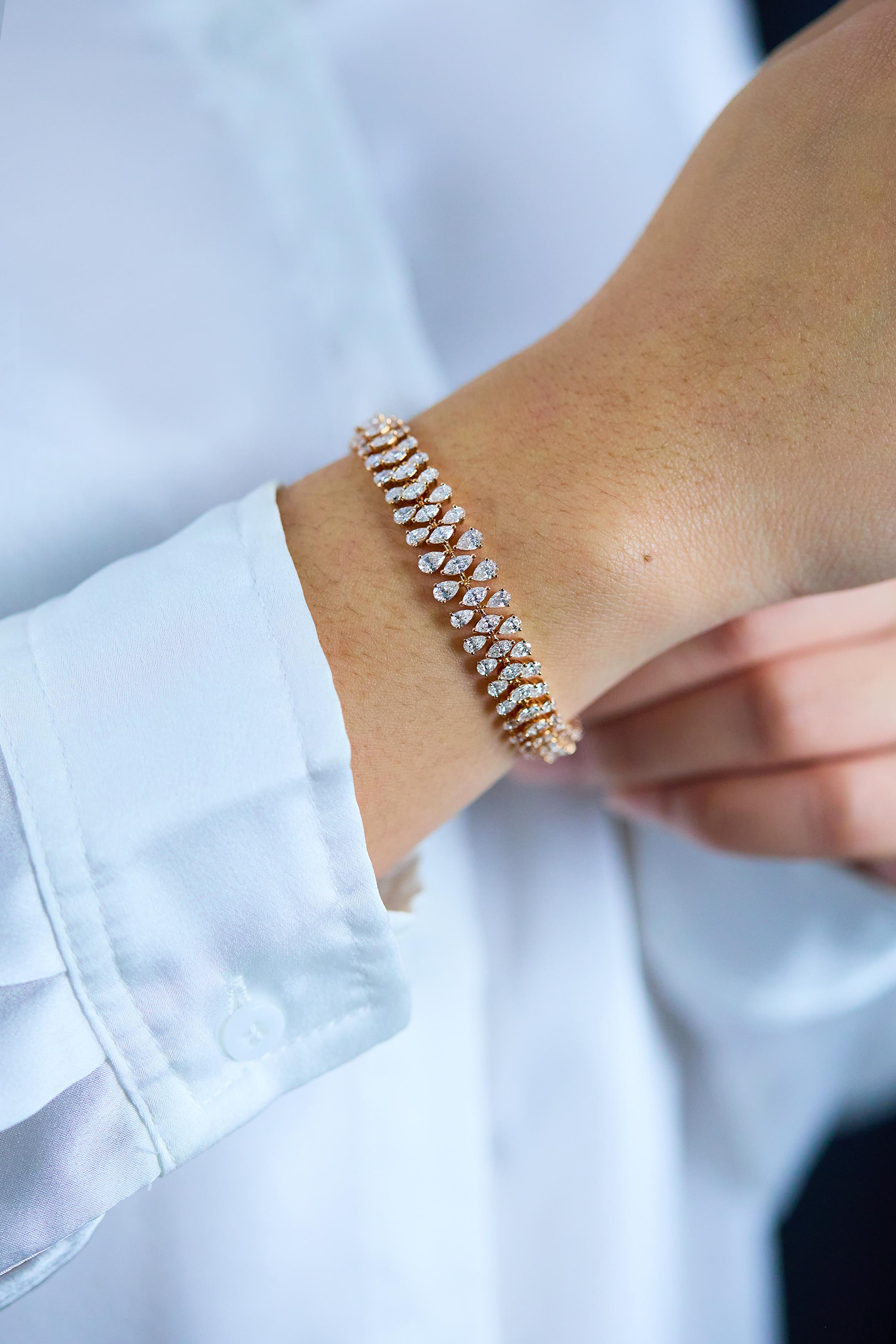 Taille Marquise Roman Malakov Diamonds 8.20 Carats Marquise & Pear Shape Fashion Bracelet en vente