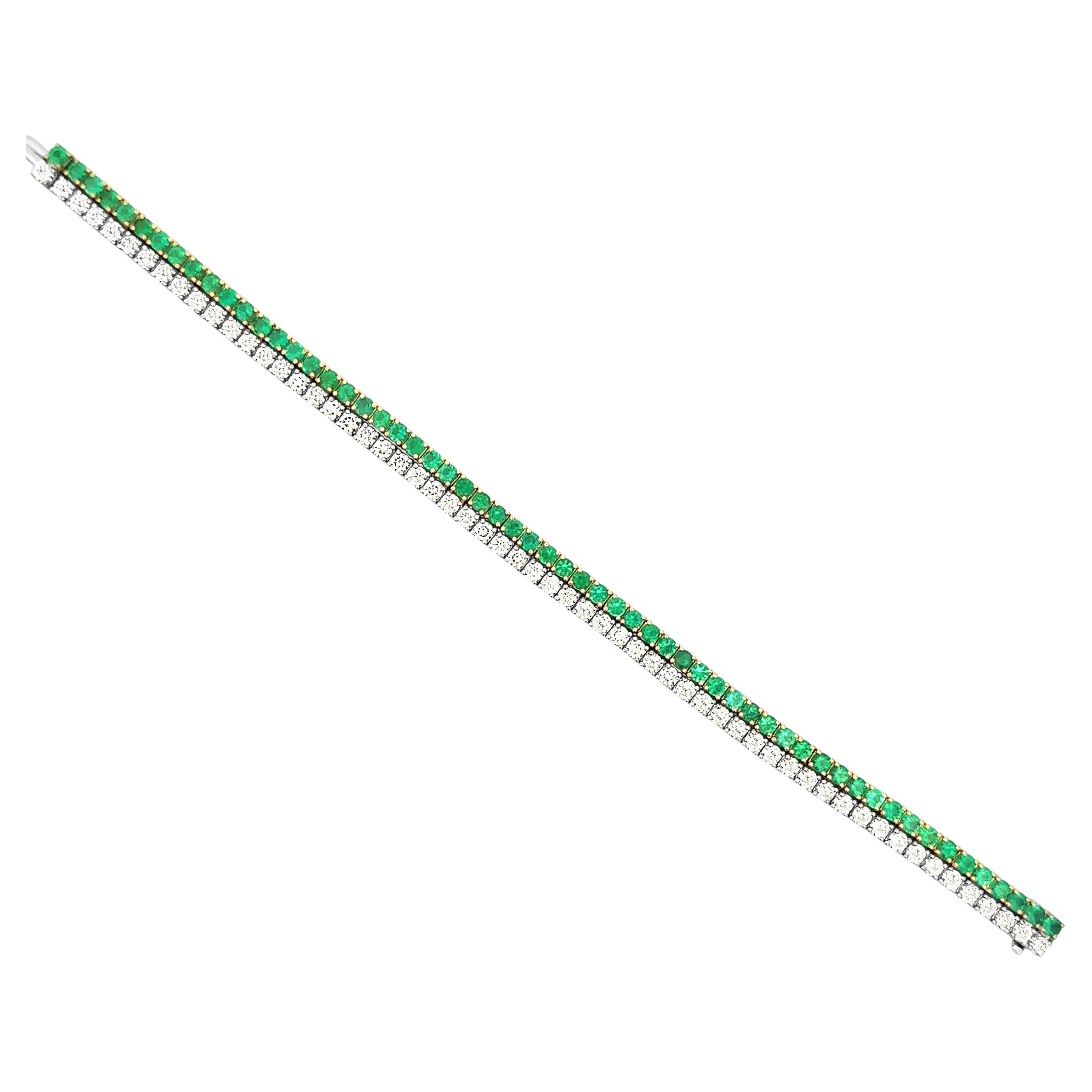 Contemporary Roman Malakov 8.53 Carats Total Round Cut Emerald & Diamond Tennis Bracelet For Sale