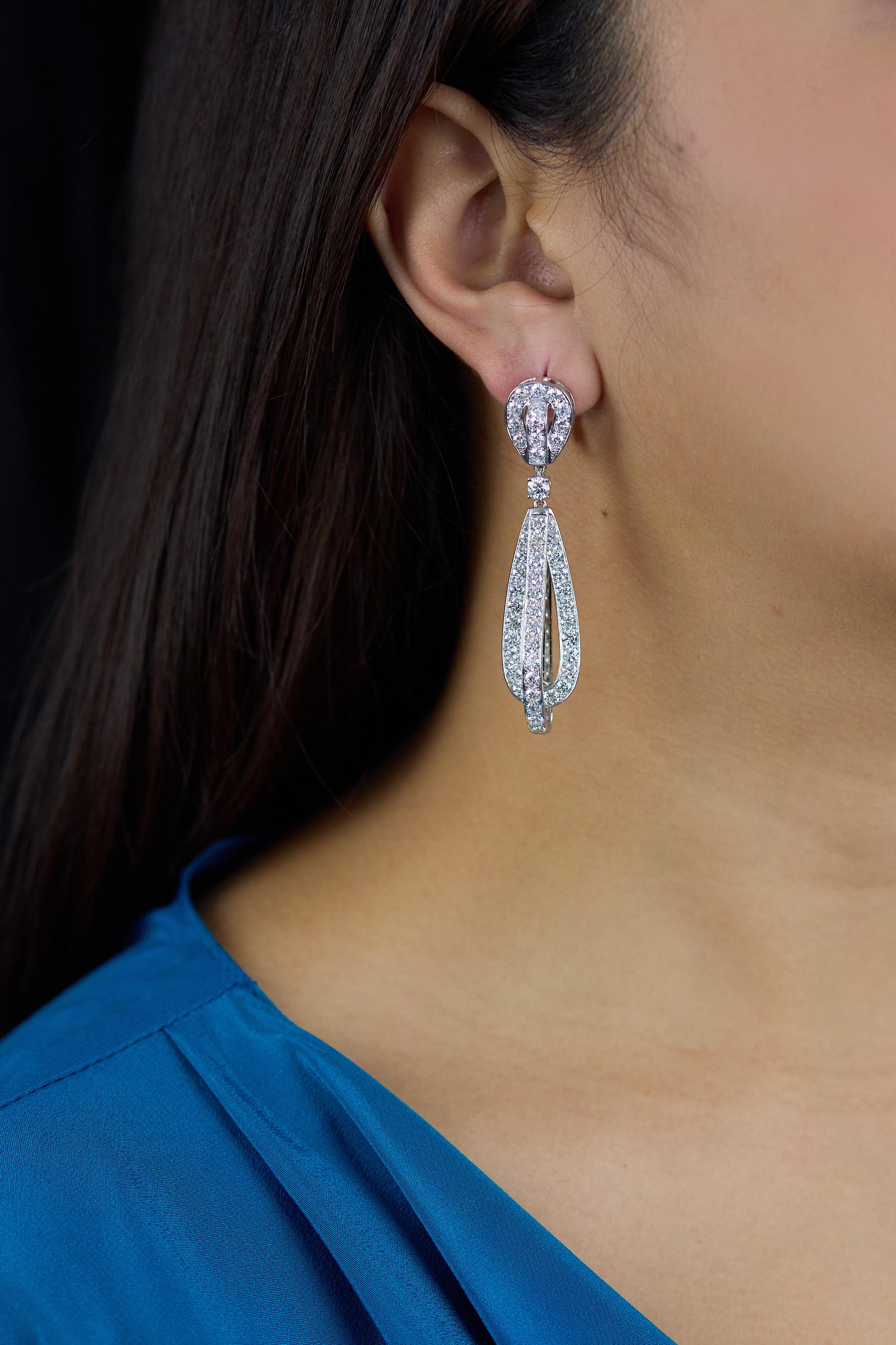 Roman Malakov 8.57 Carats Total Round Cut Diamond Dangle Earrings in White Gold In New Condition For Sale In New York, NY