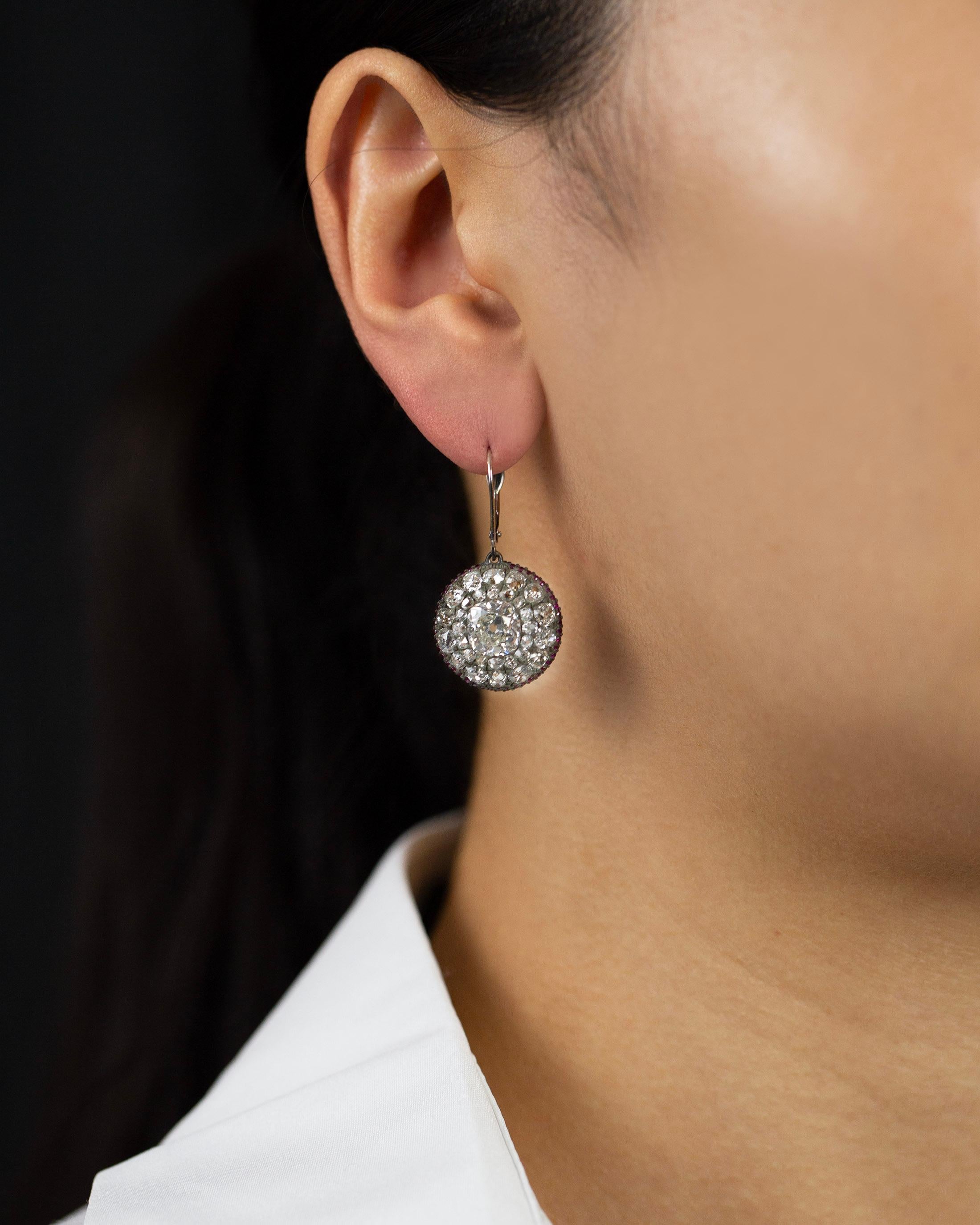 Roman Malakov Antique 9.54 Carat Old Mine Cut Diamond & Ruby Dangle Earrings In Good Condition For Sale In New York, NY