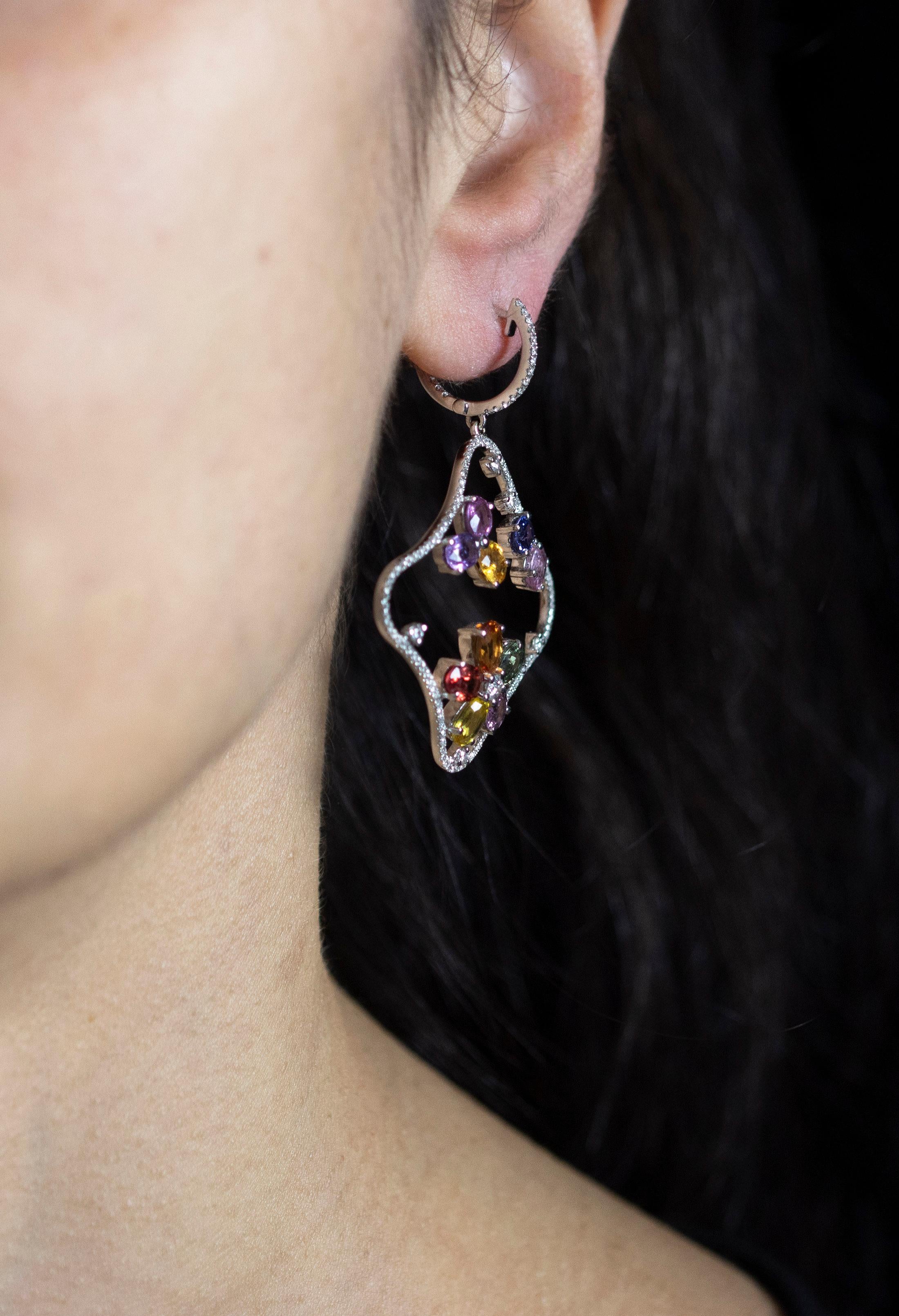 Roman Malakov 9.67 Carat Multi-Color Oval Sapphire & Diamond Dangle Earrings In New Condition For Sale In New York, NY