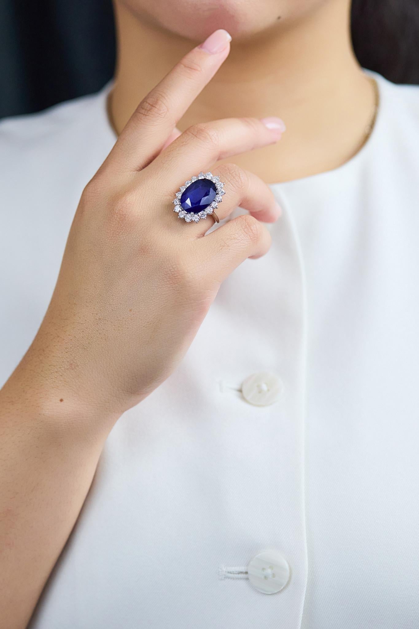 Roman Malakov 9.95 Karat Ovalschliff Blauer Saphir & Diamant Halo Cocktail-Ring (Zeitgenössisch) im Angebot