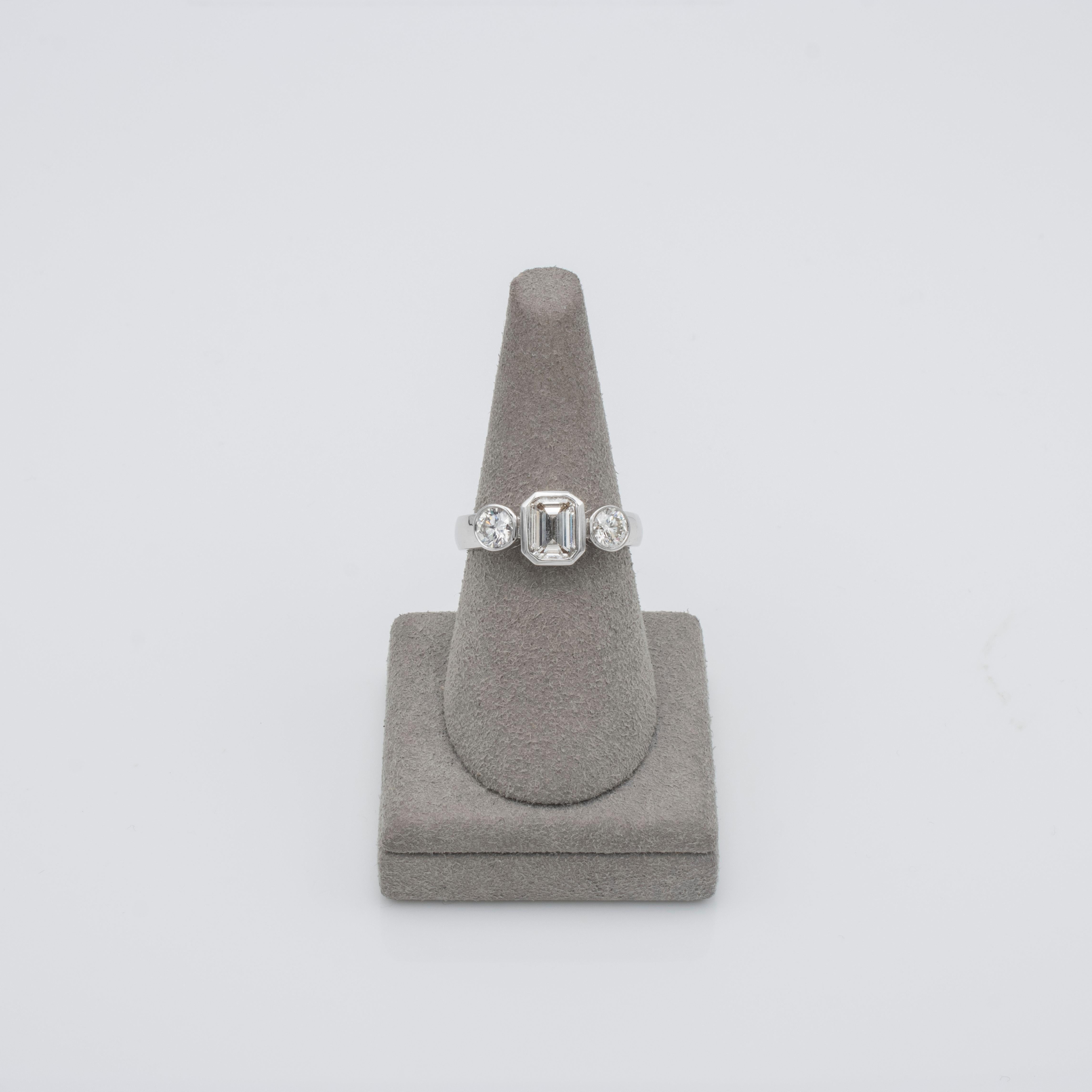 Roman Malakov 1.10 Carats Emerald Cut Diamond Three-Stone Engagement Ring In New Condition For Sale In New York, NY