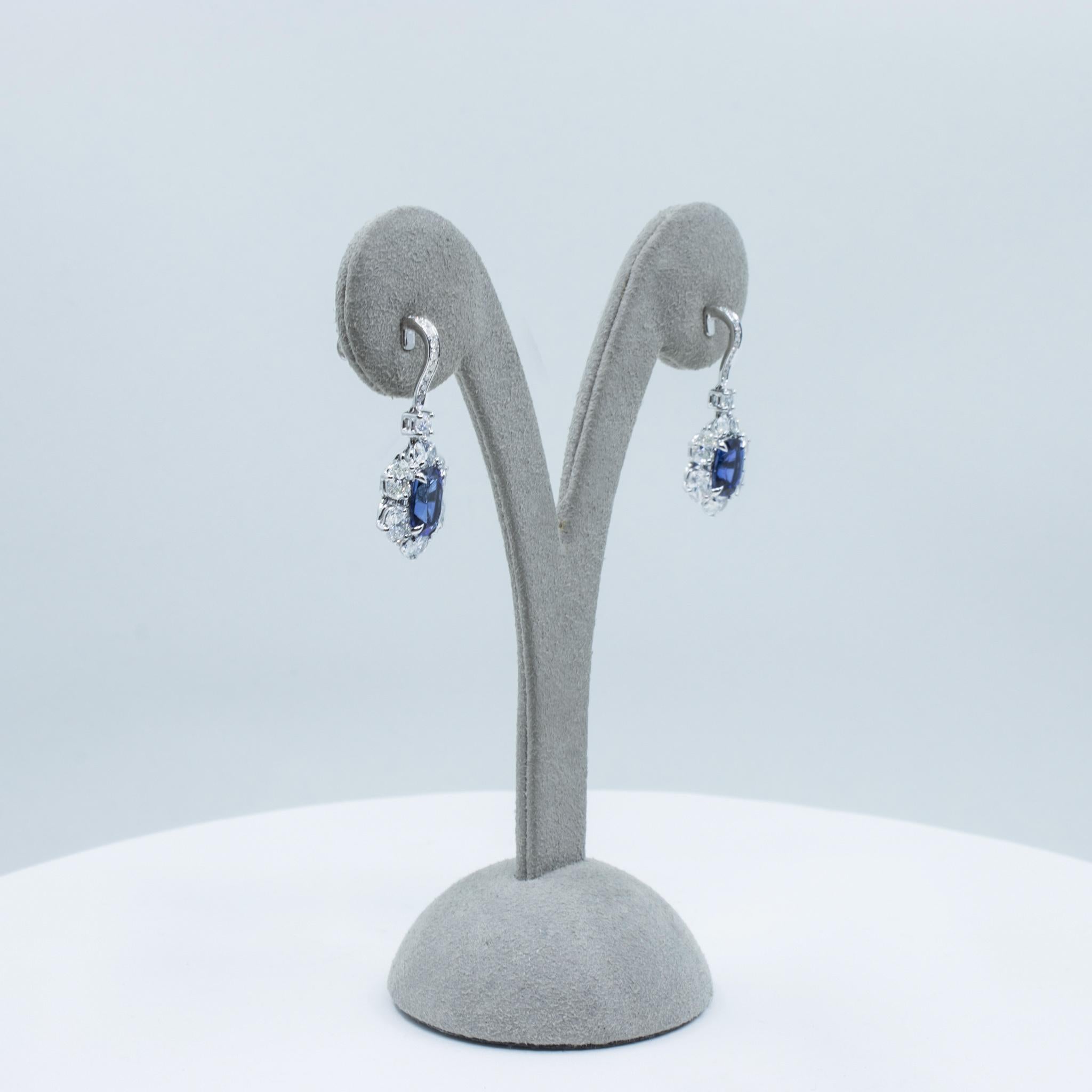 Roman Malakov 3.30 Carats Cushion Cut Blue Sapphire and Diamonds Drop Earrings For Sale 1