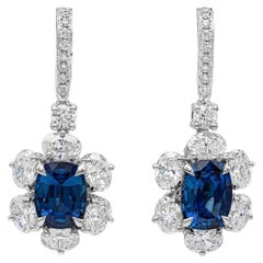 Roman Malakov, boucles d'oreilles en goutte en saphir bleu taille coussin et diamants de 3,30 carats