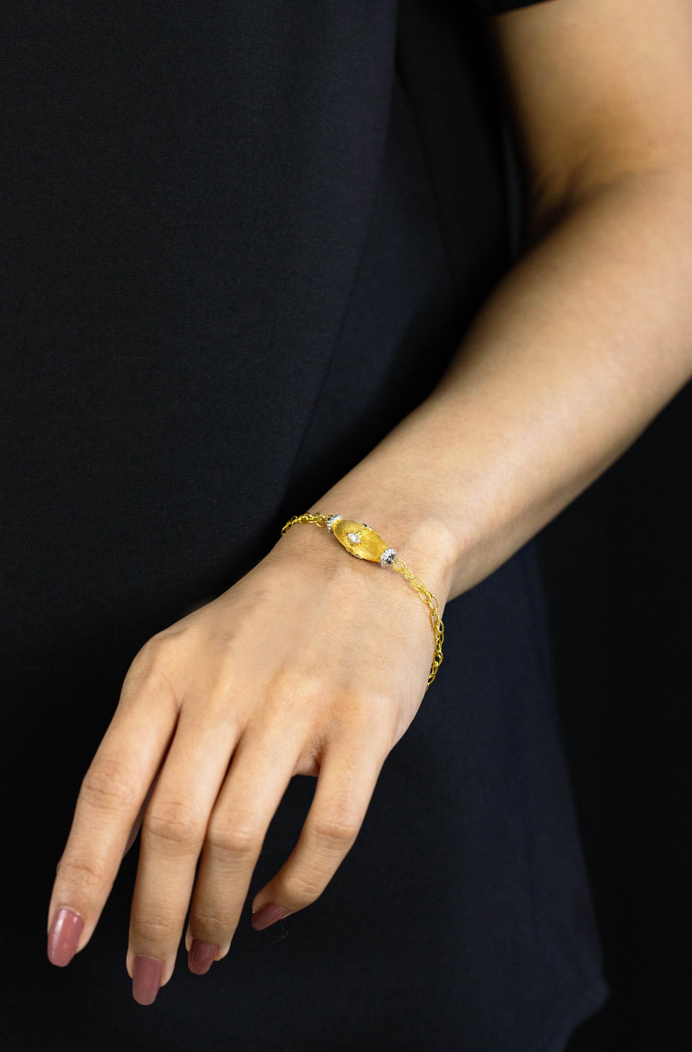 Contemporary 0.10 Carats Total Brilliant Round Diamond Brushed Yellow Gold Bracelet For Sale