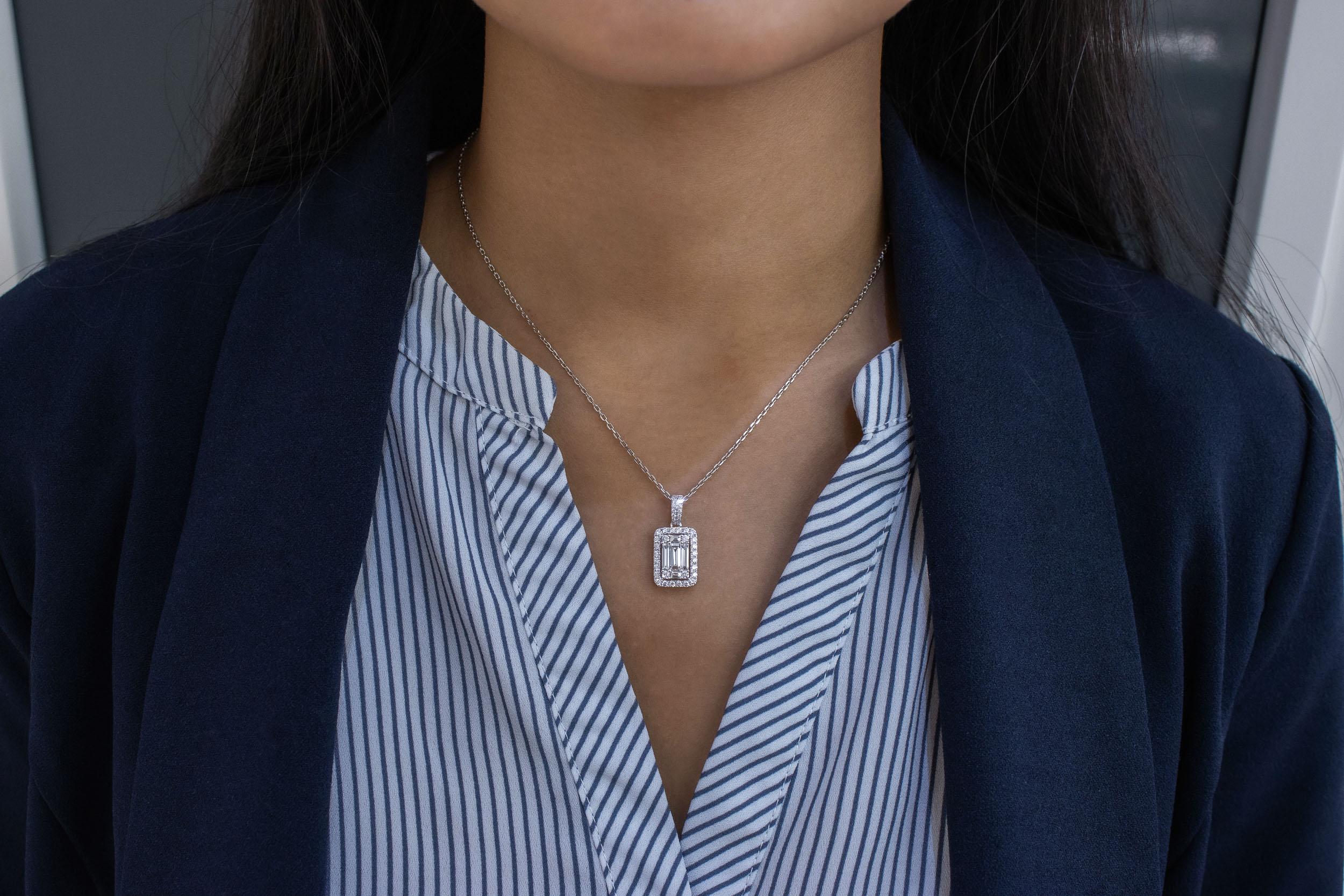 Taille baguette Collier pendentif à illusion de diamants baguettes et ronds de 1,25 carat au total en vente