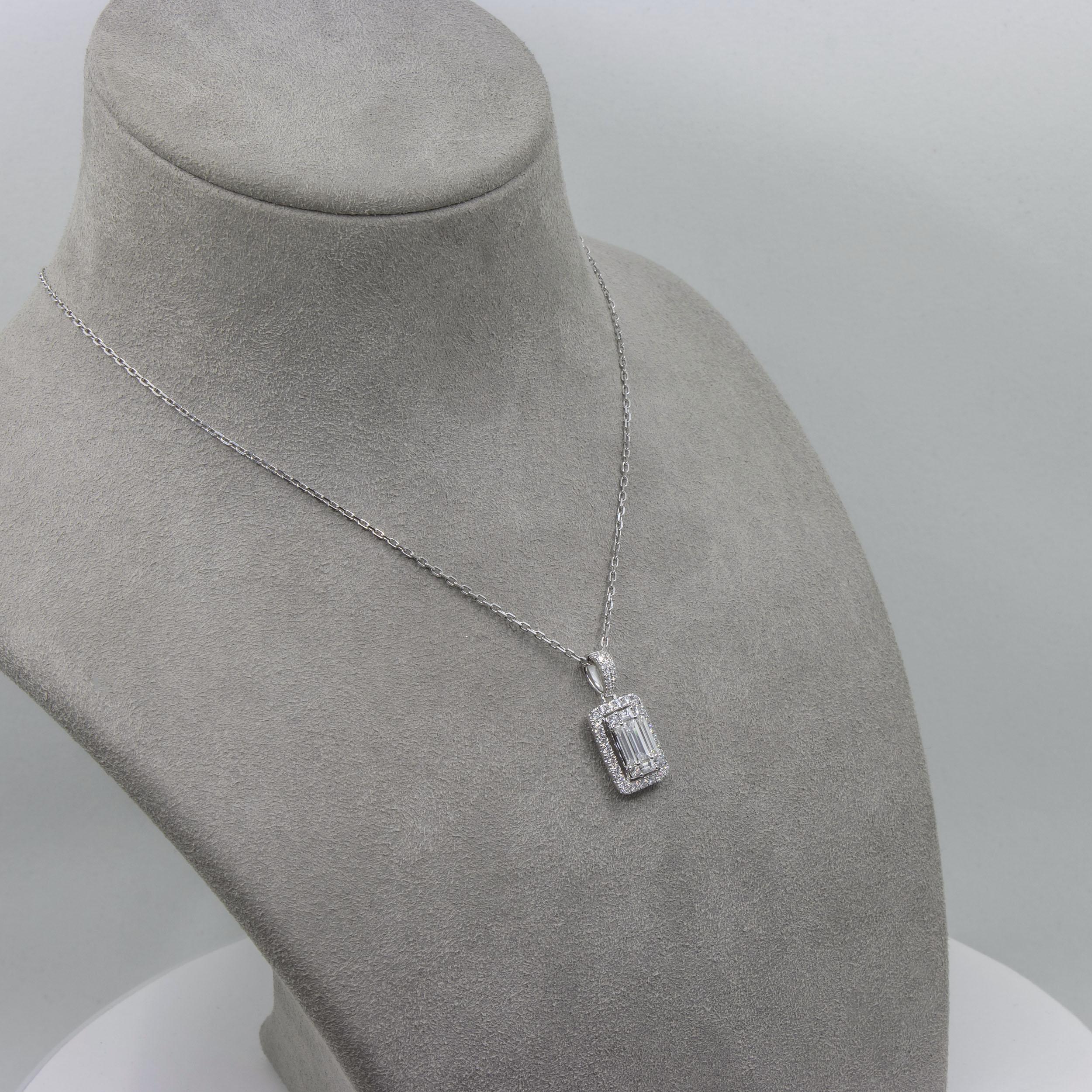 Collier pendentif à illusion de diamants baguettes et ronds de 1,25 carat au total en vente 1
