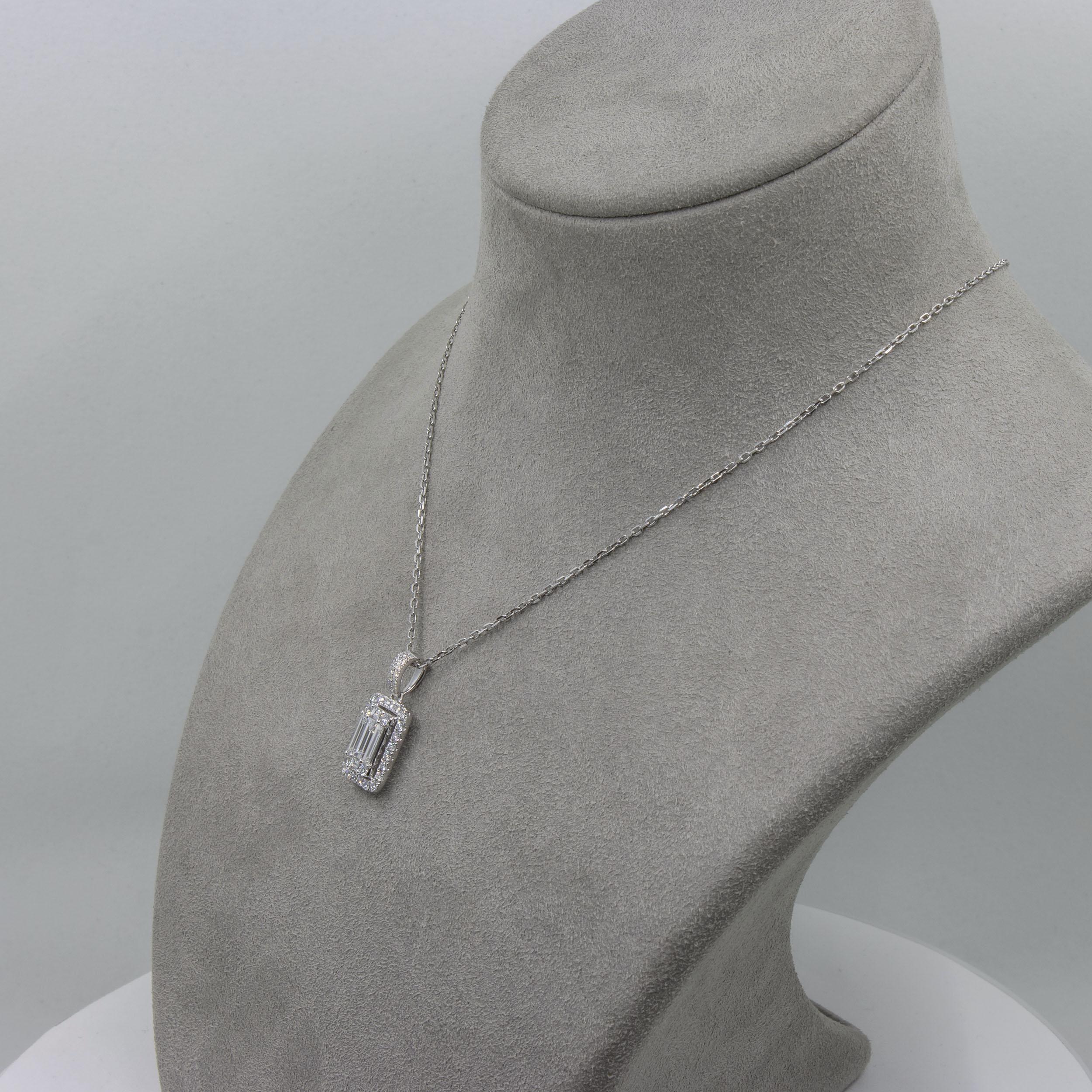 Collier pendentif à illusion de diamants baguettes et ronds de 1,25 carat au total en vente 2
