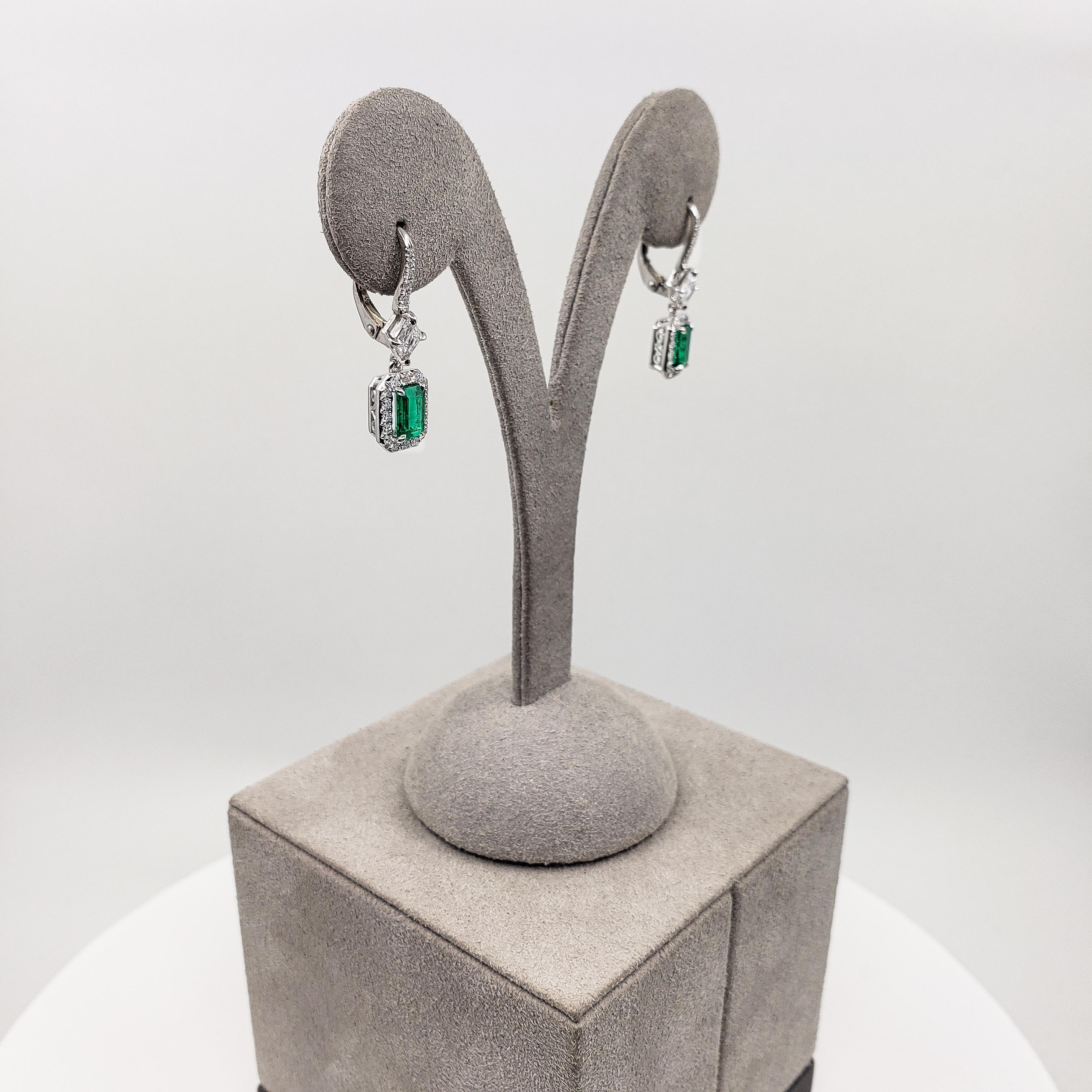 Roman Malakov 2.30 Carats Colombian Emerald and Diamond Halo Dangle Earrings In New Condition For Sale In New York, NY