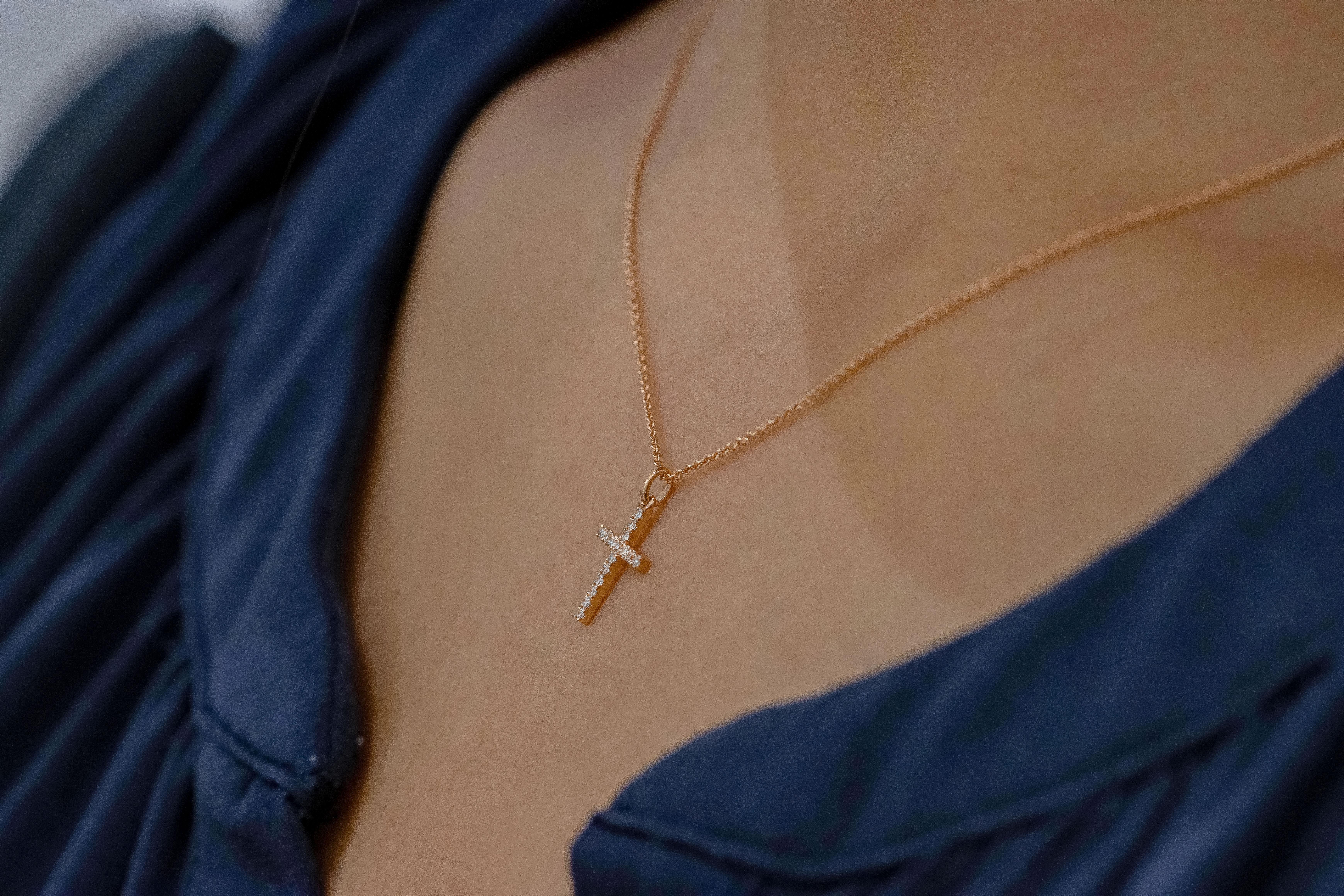 Single Cut Roman Malakov Diamond Cross Pendant Necklace in Rose Gold