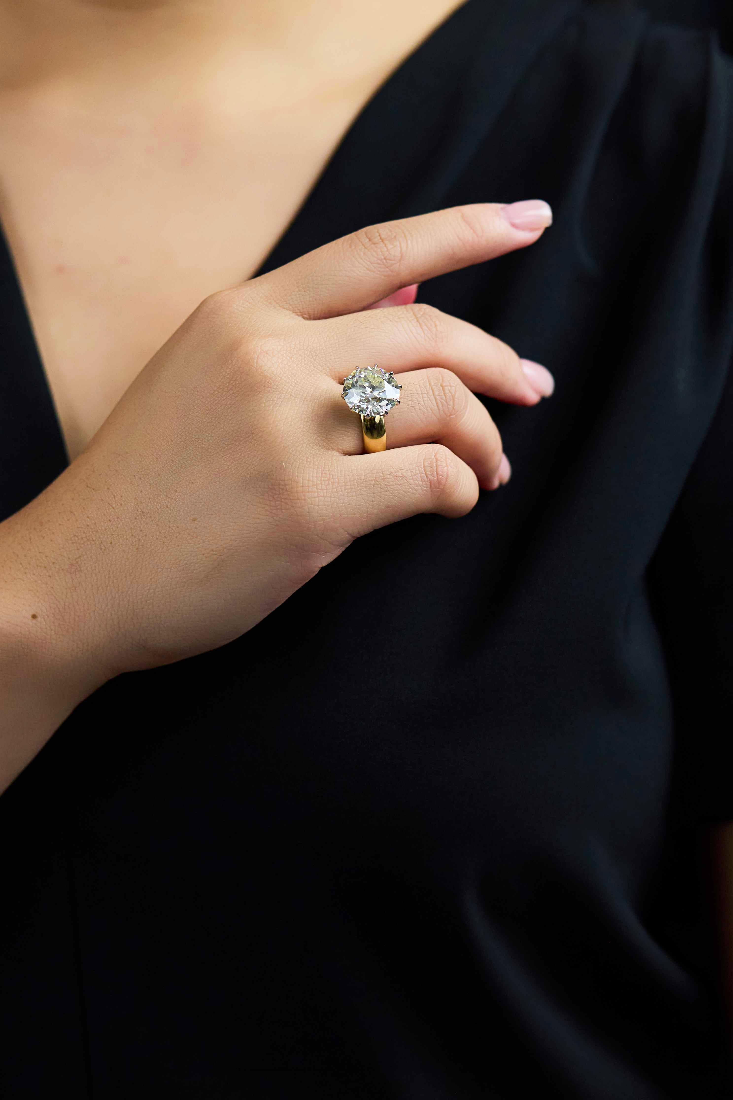 Contemporain Roman Malakov GIA Bague de fiançailles avec un diamant de taille européenne de 10,43 carats en vente