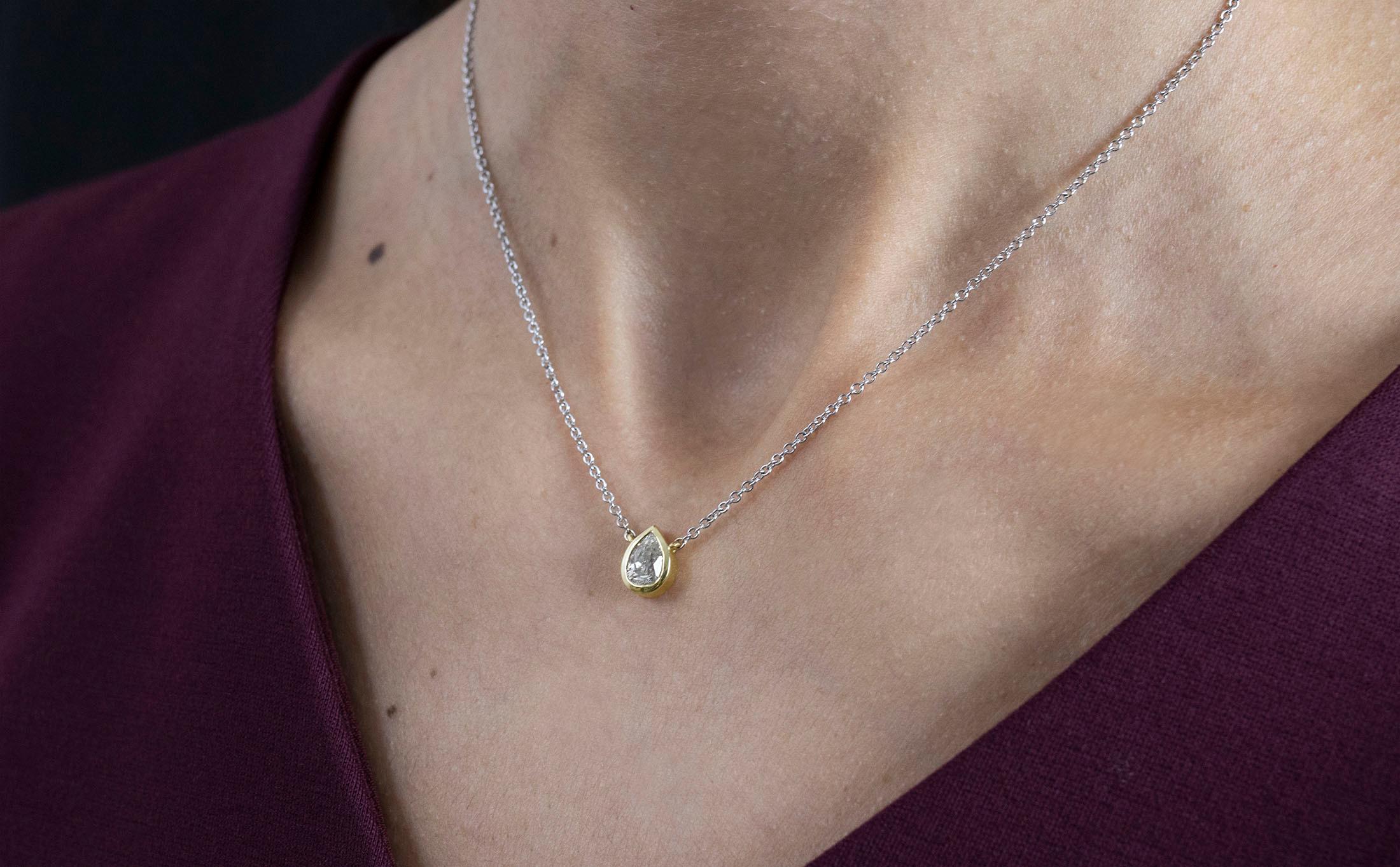 Oval Cut Roman Malakov GIA Certified 0.92 Carat Pear Shape Diamond Bezel Pendant Necklace For Sale