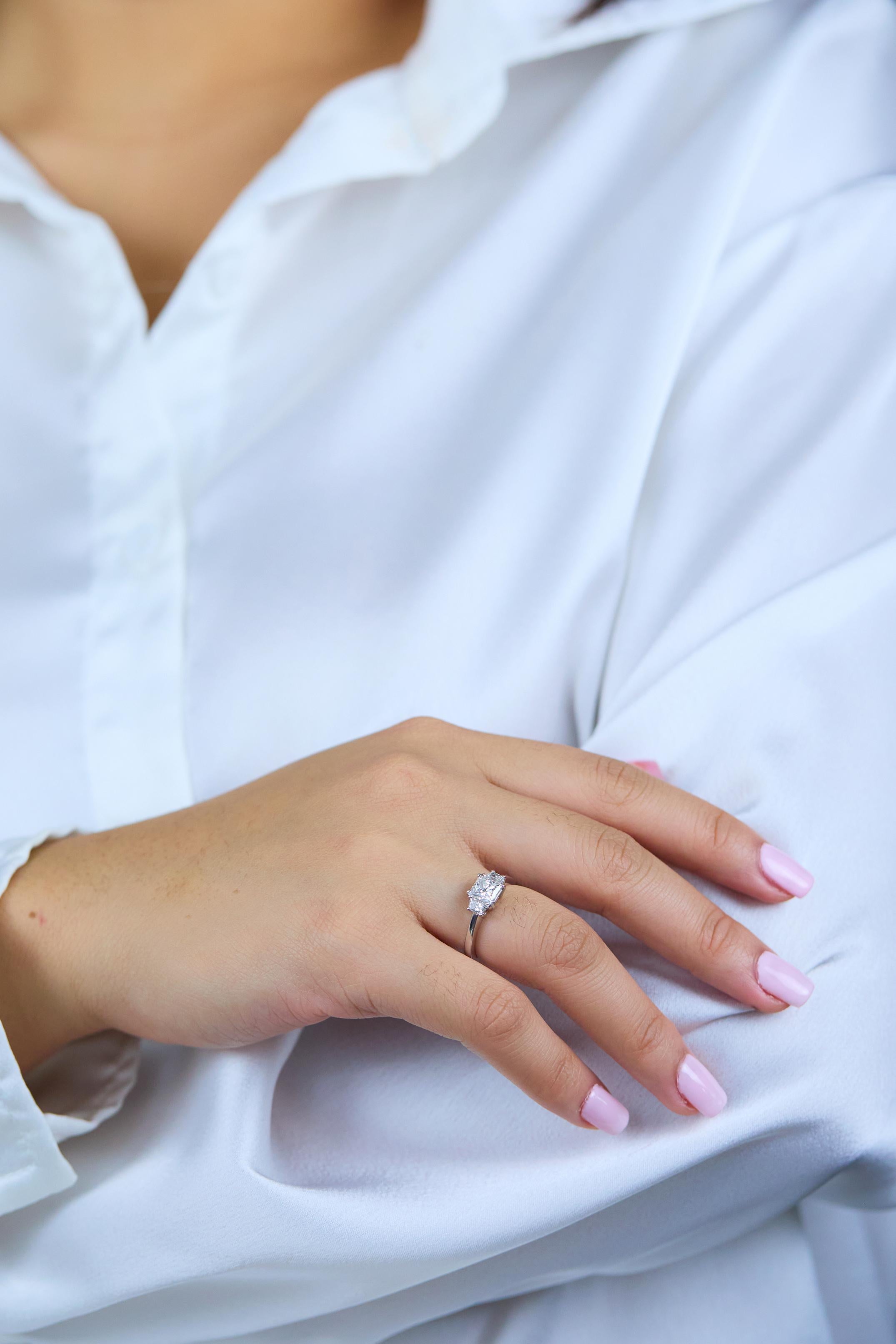 GIA Certified 1.00 Carat Radiant Cut Diamond Three-Stone Engagement Ring In New Condition For Sale In New York, NY