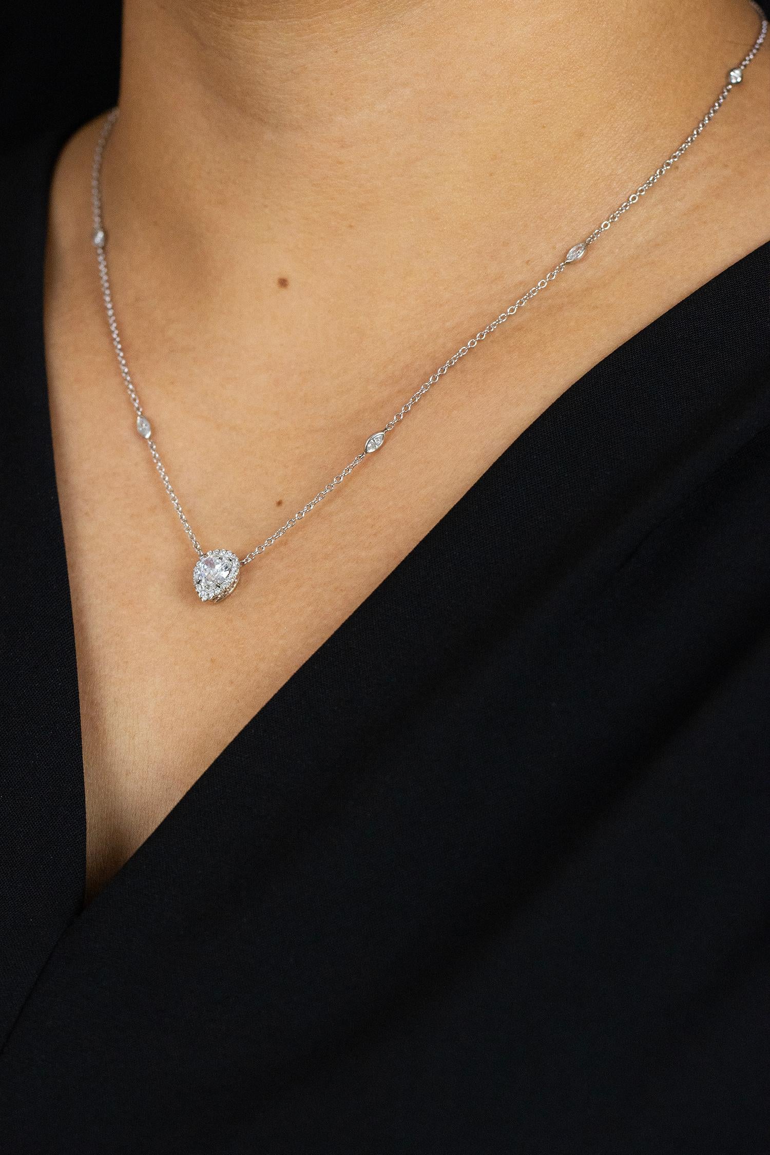 Collana con ciondolo a forma di pera con diamanti a forma di pera certificati GIA 1,02 carati In condizioni Nuovo in vendita a New York, NY