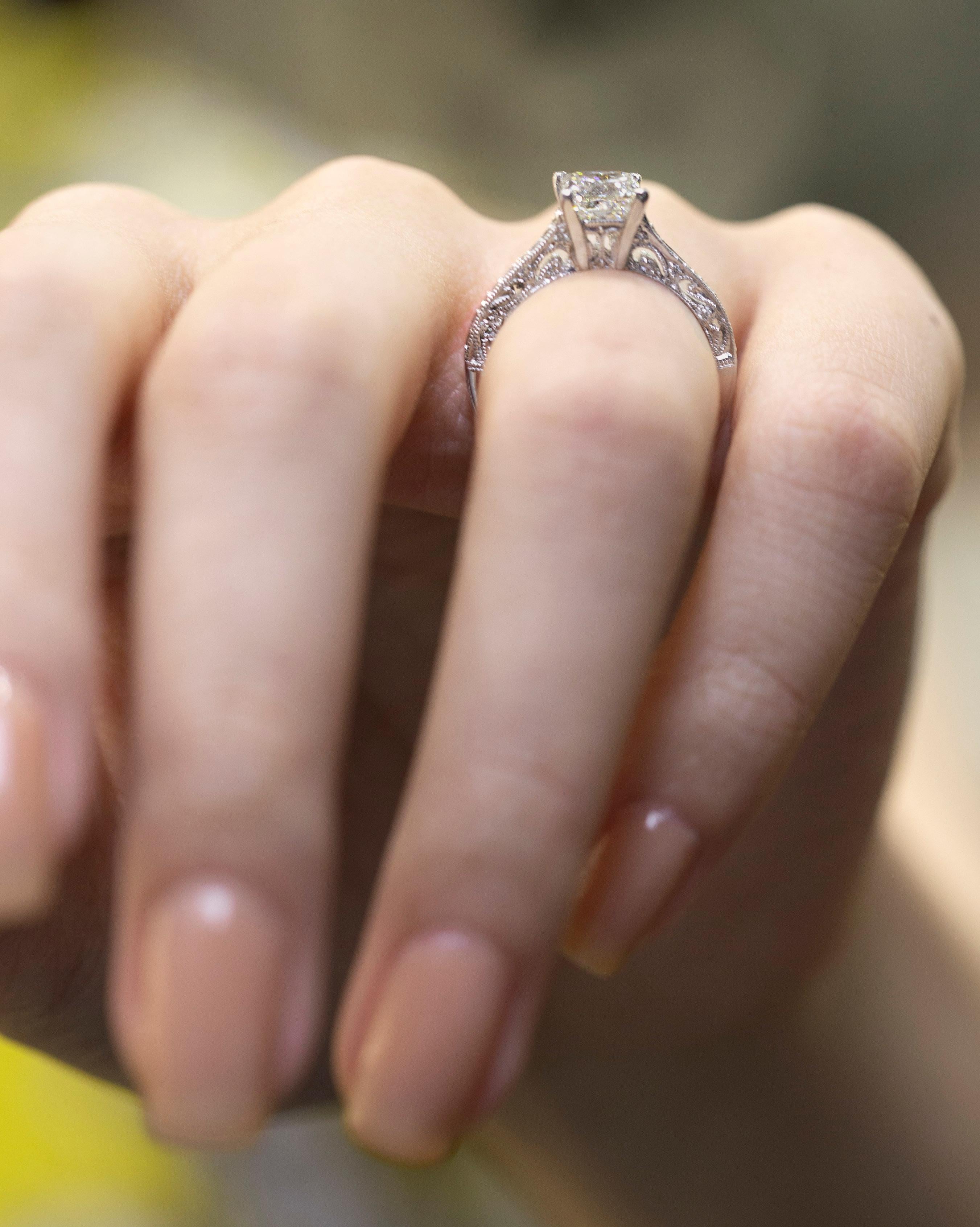 GIA Certified 1.22 Carats Princess Cut Diamond Antique Style Engagement Ring In New Condition For Sale In New York, NY