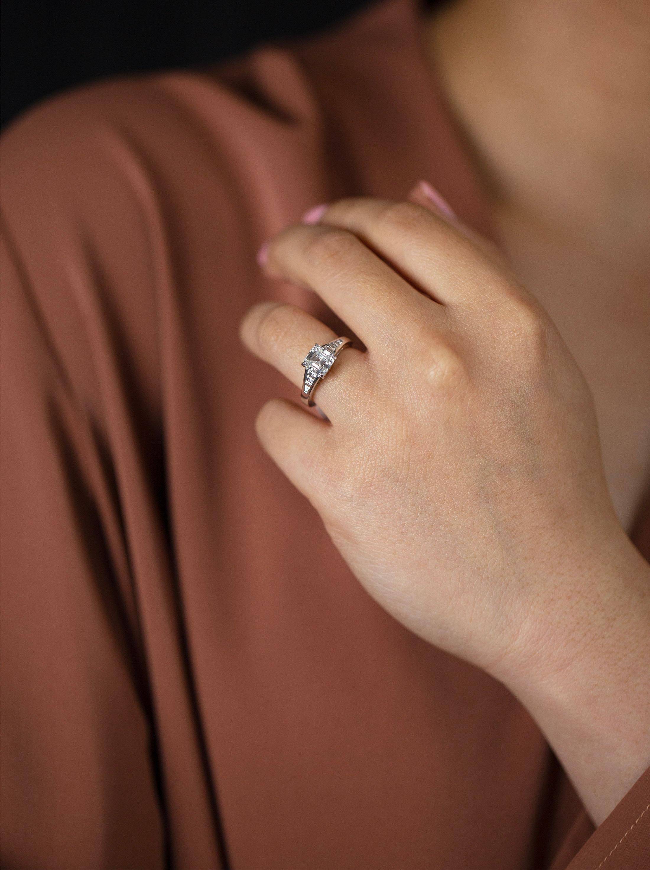 Women's Roman Malakov GIA Certified 1.56 Carats Asscher Cut Diamond Engagement Ring For Sale