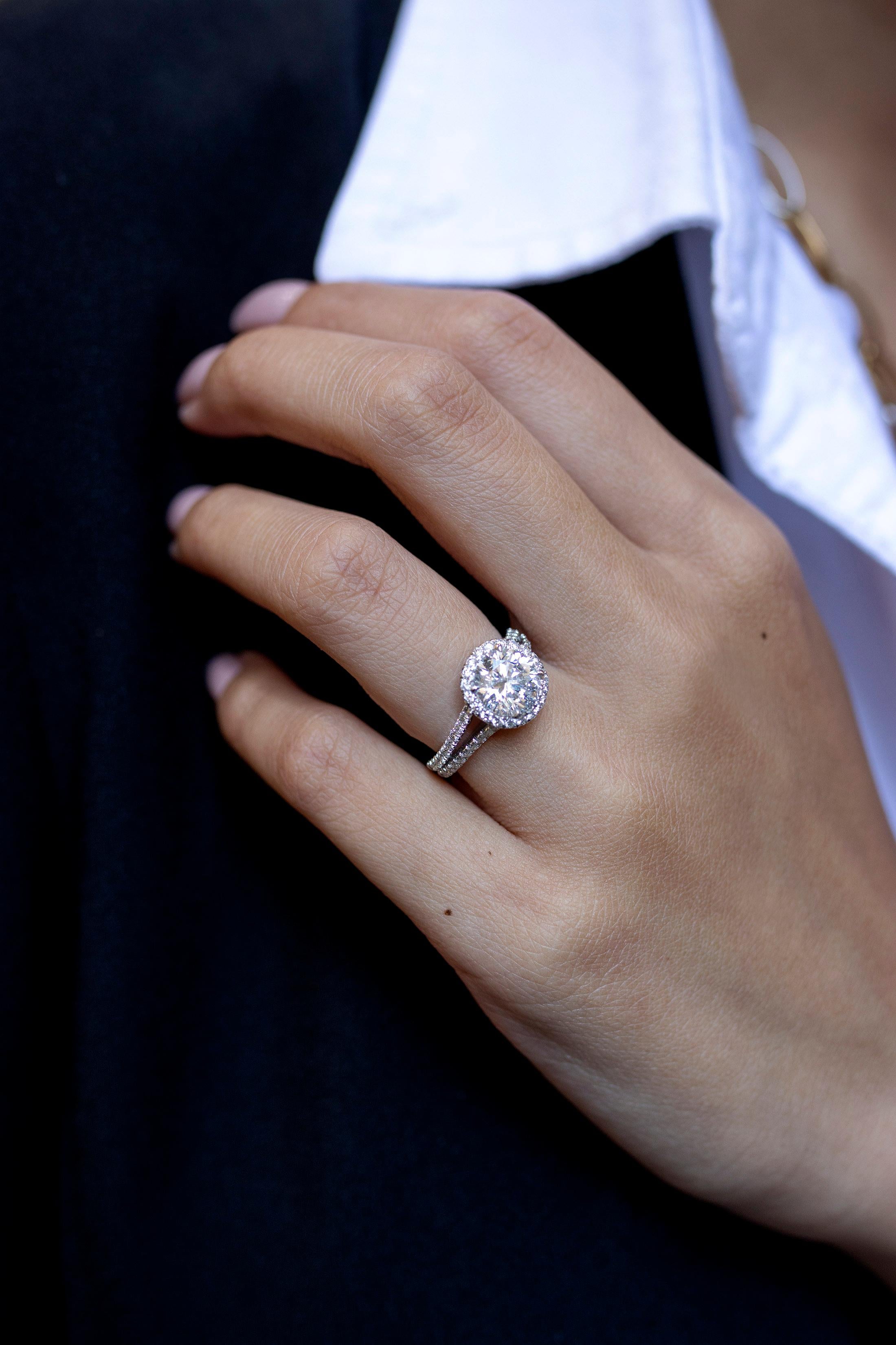Roman Malakov GIA zertifiziert 2,24 Brillant Runde Diamant Halo Verlobungsring (Zeitgenössisch) im Angebot