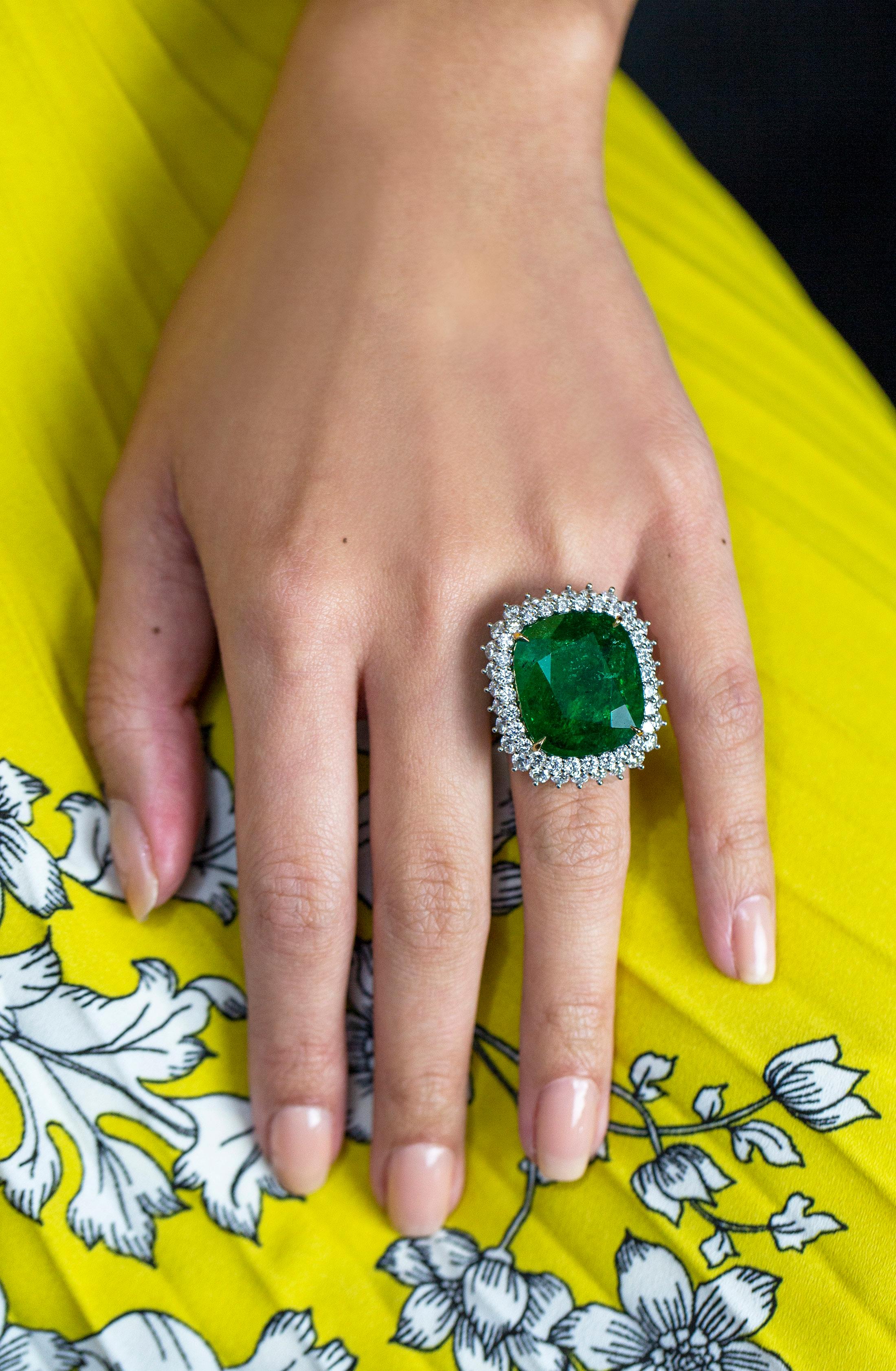 Contemporary Roman Malakov GIA Certified 24.75 Carat Cushion Cut Emerald Cocktail Ring For Sale