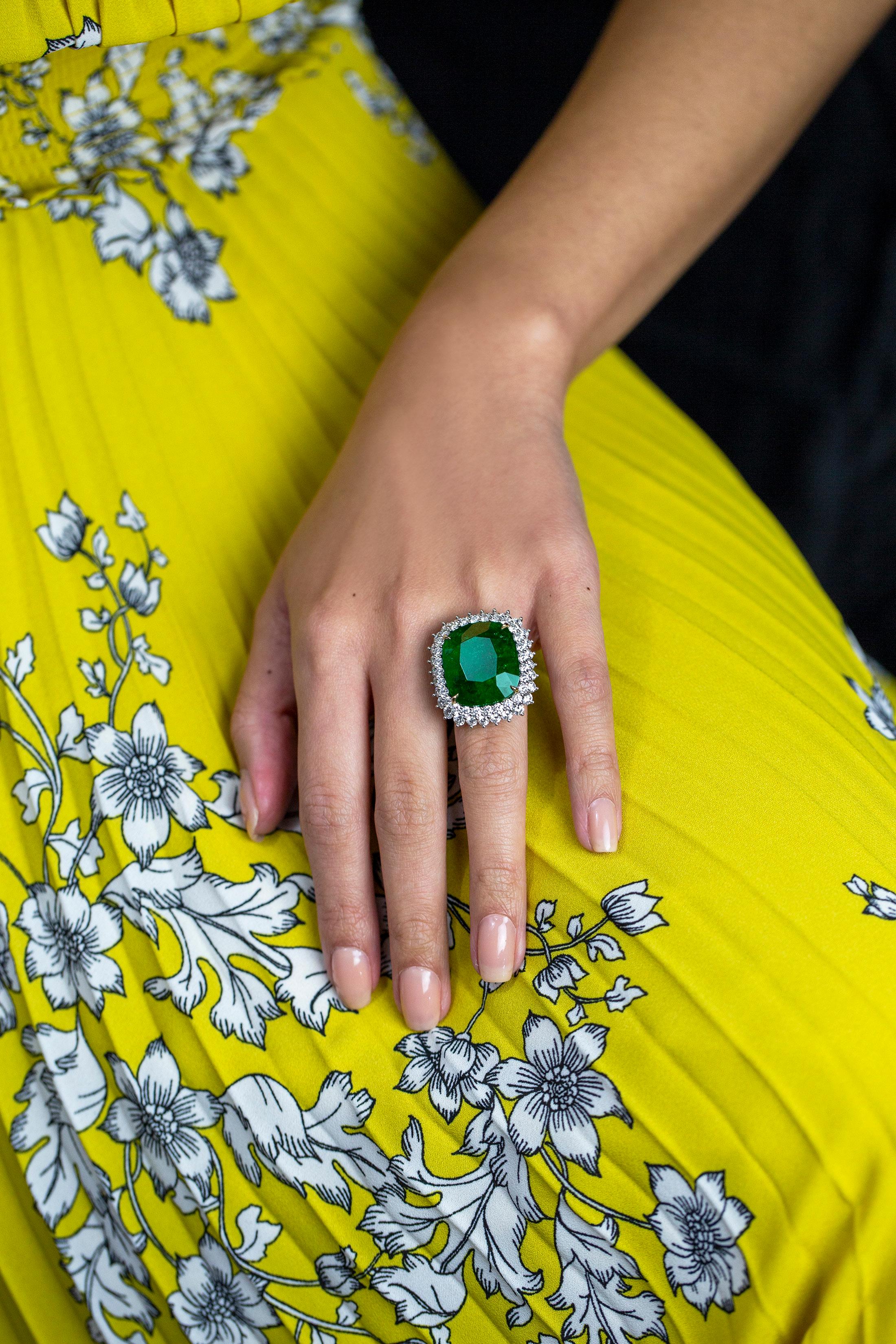 Women's Roman Malakov GIA Certified 24.75 Carat Cushion Cut Emerald Cocktail Ring For Sale