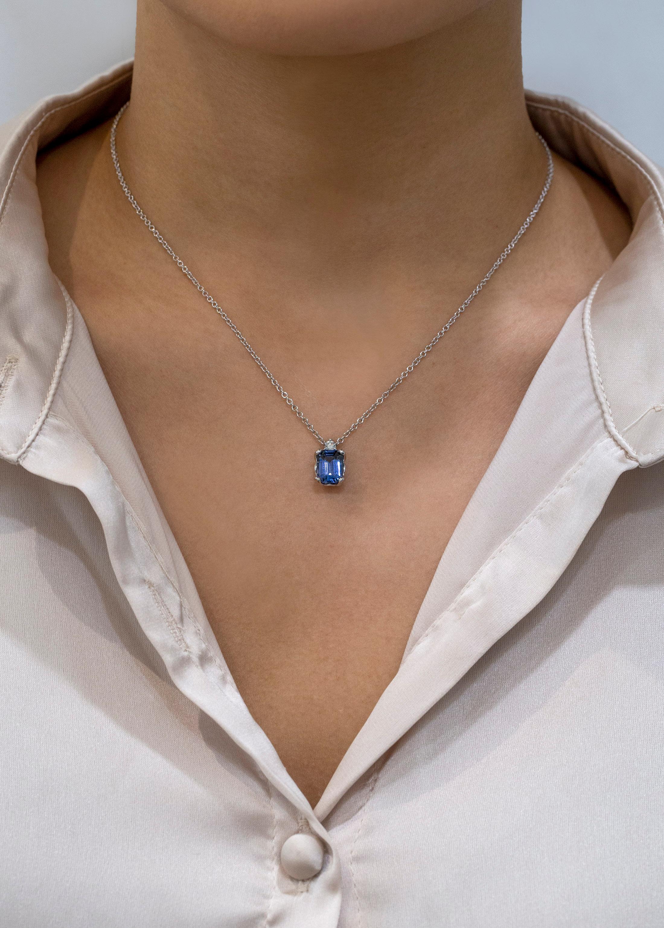 Taille émeraude Roman Malakov, collier pendentif en saphir taille émeraude de 2,77 carats certifié GIA en vente
