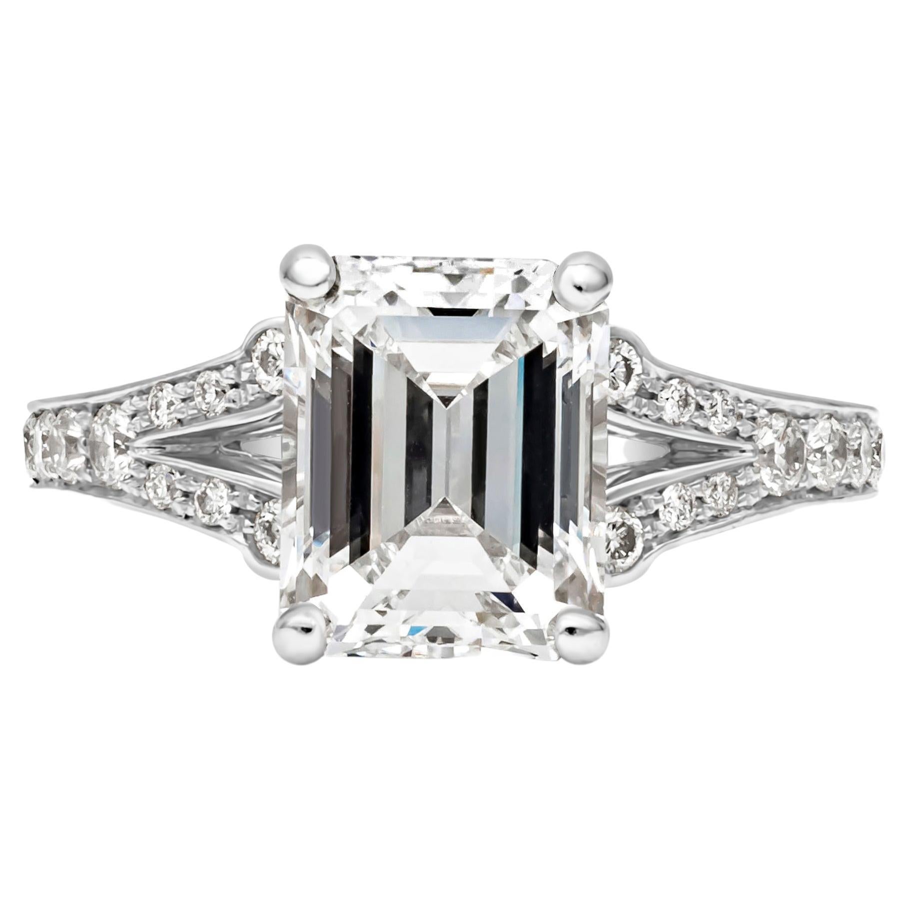 Roman Malakov GIA Certified 3.01 Emerald Cut Diamond Split-Shank Engagement Ring For Sale